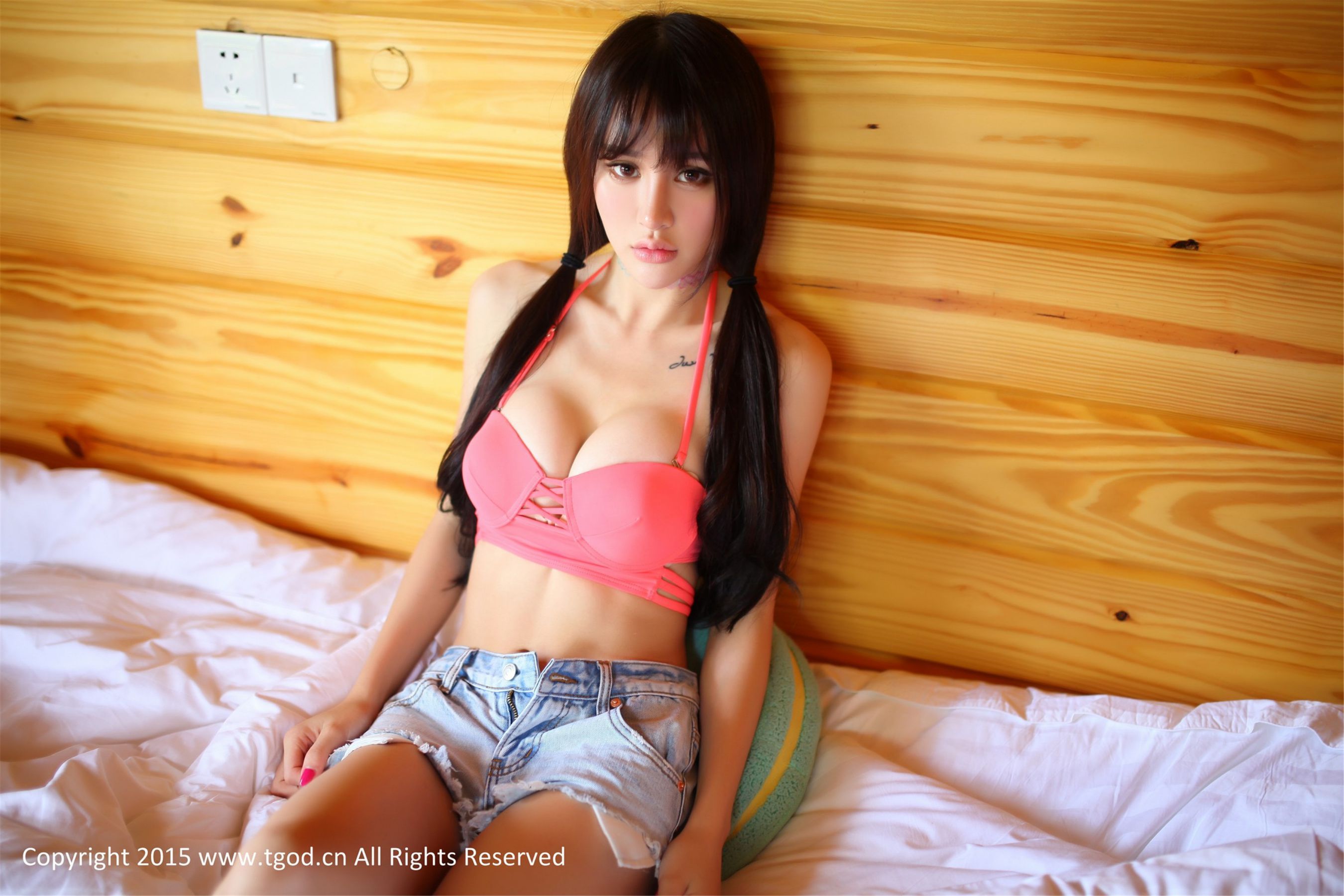 Cheryl青树《云曼旅拍》热裤+比基尼  写真集-图0