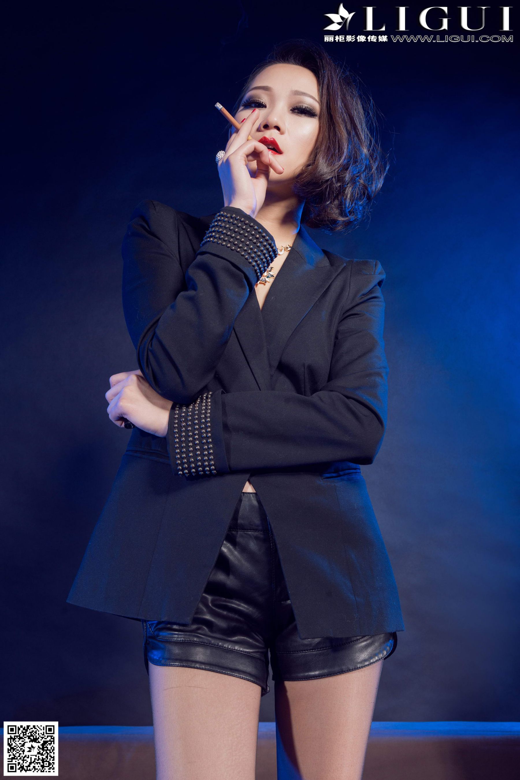 Model 曼蒂《灰丝高跟女王》上中下全集  美腿玉足写真图片-图9
