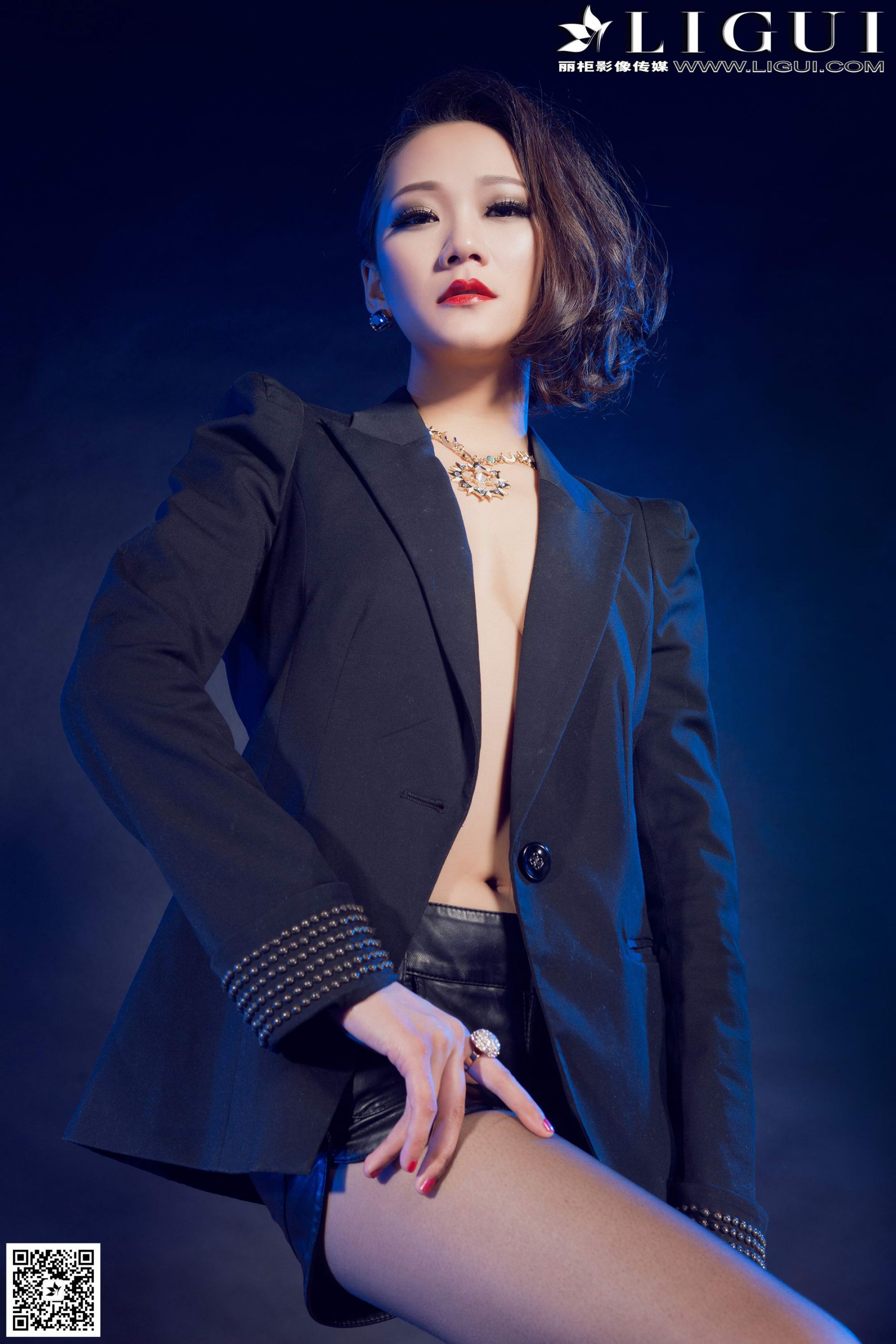 Model 曼蒂《灰丝高跟女王》上中下全集  美腿玉足写真图片-图18