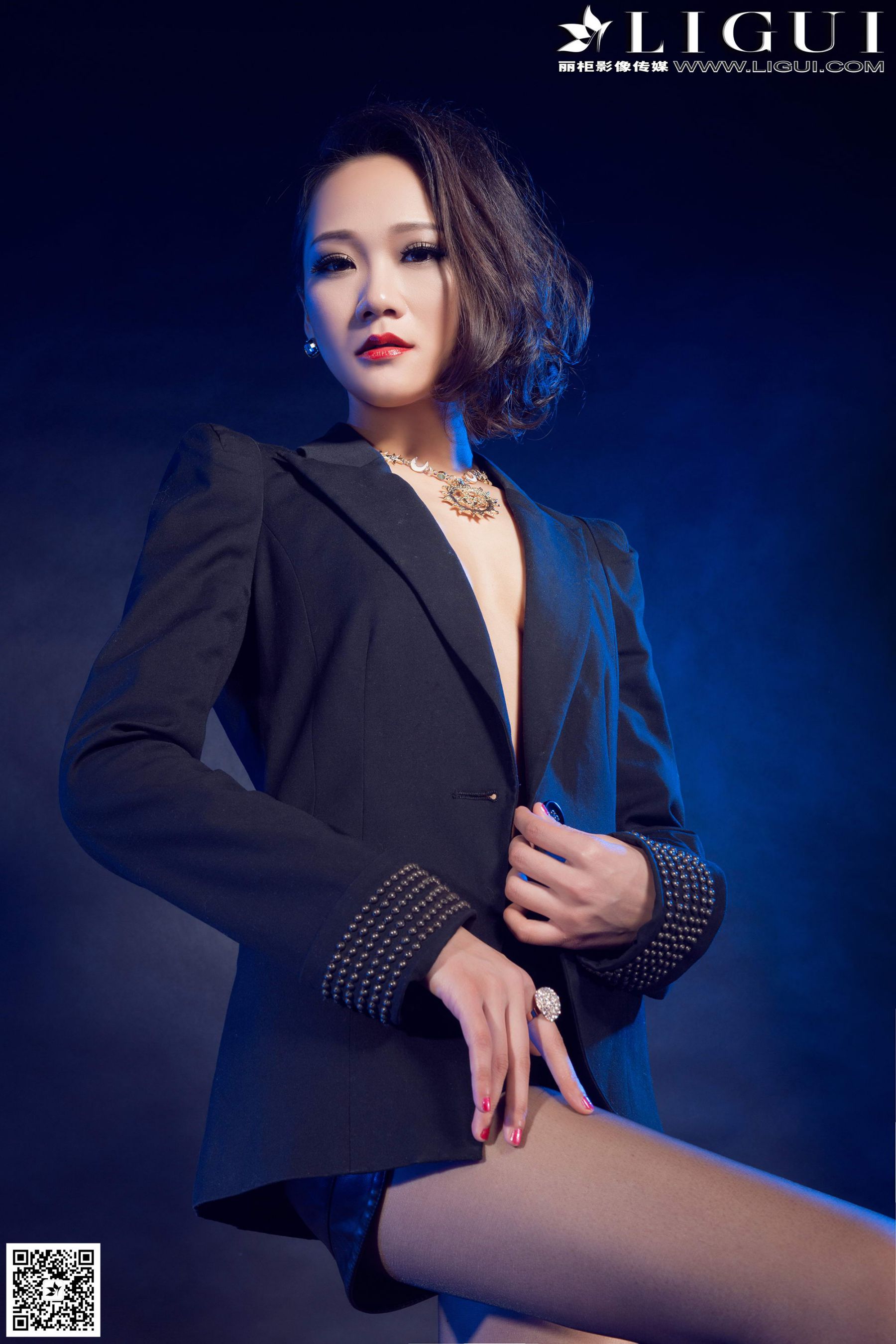 Model 曼蒂《灰丝高跟女王》上中下全集  美腿玉足写真图片-图22