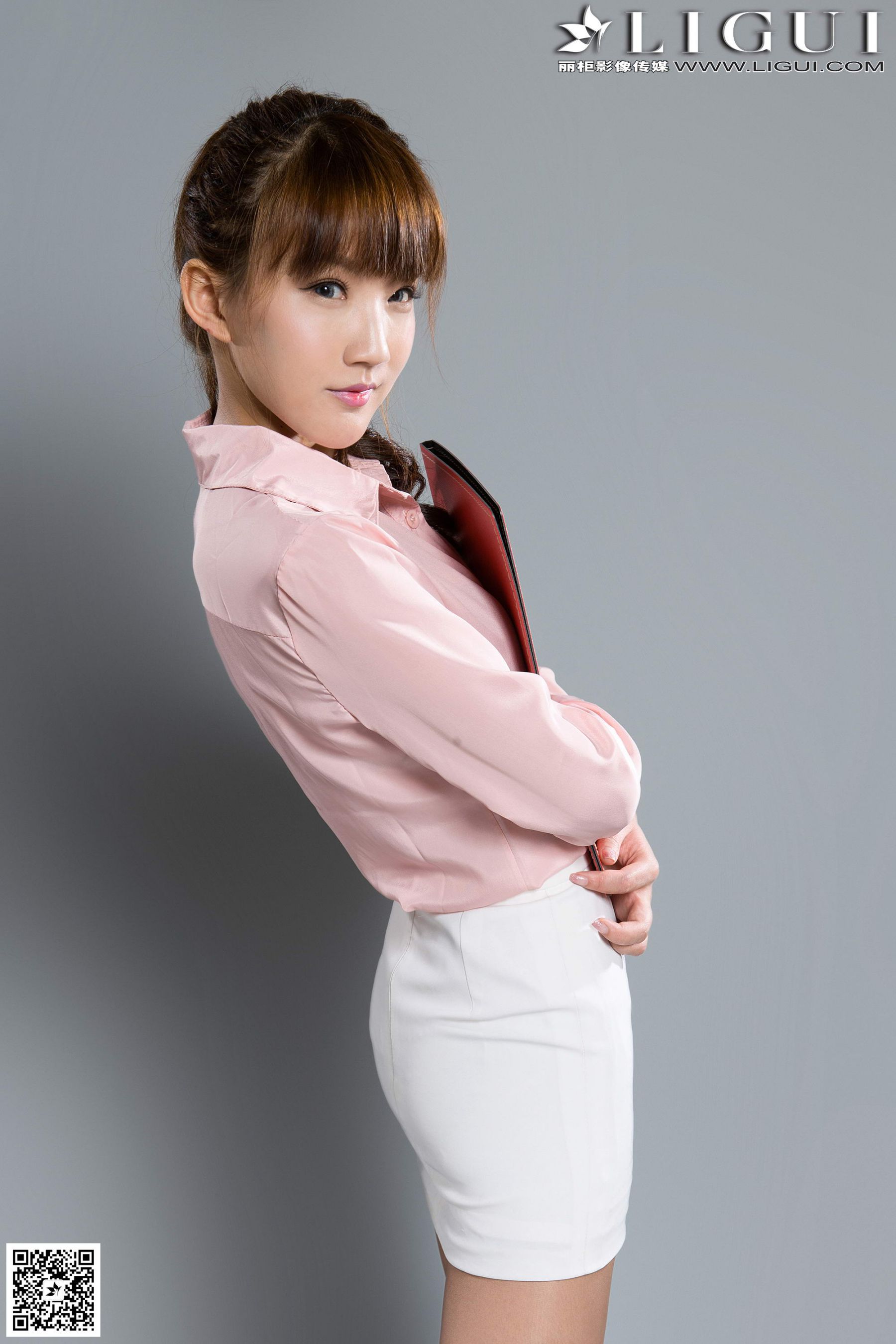 Model 司琪《清纯甜美的小秘书丝足》上下全集 美腿玉足写真图片-图13