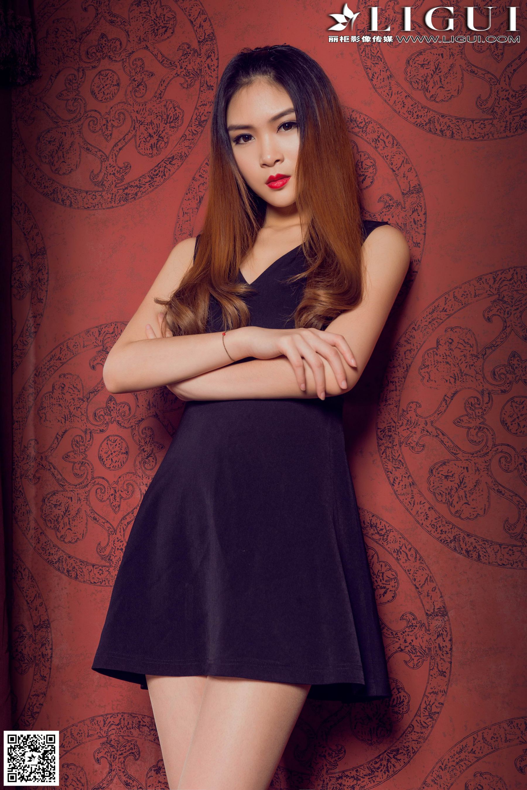 Model 允儿《连衣裙高跟少女丝足》上下全集 美腿玉足写真图片-图11