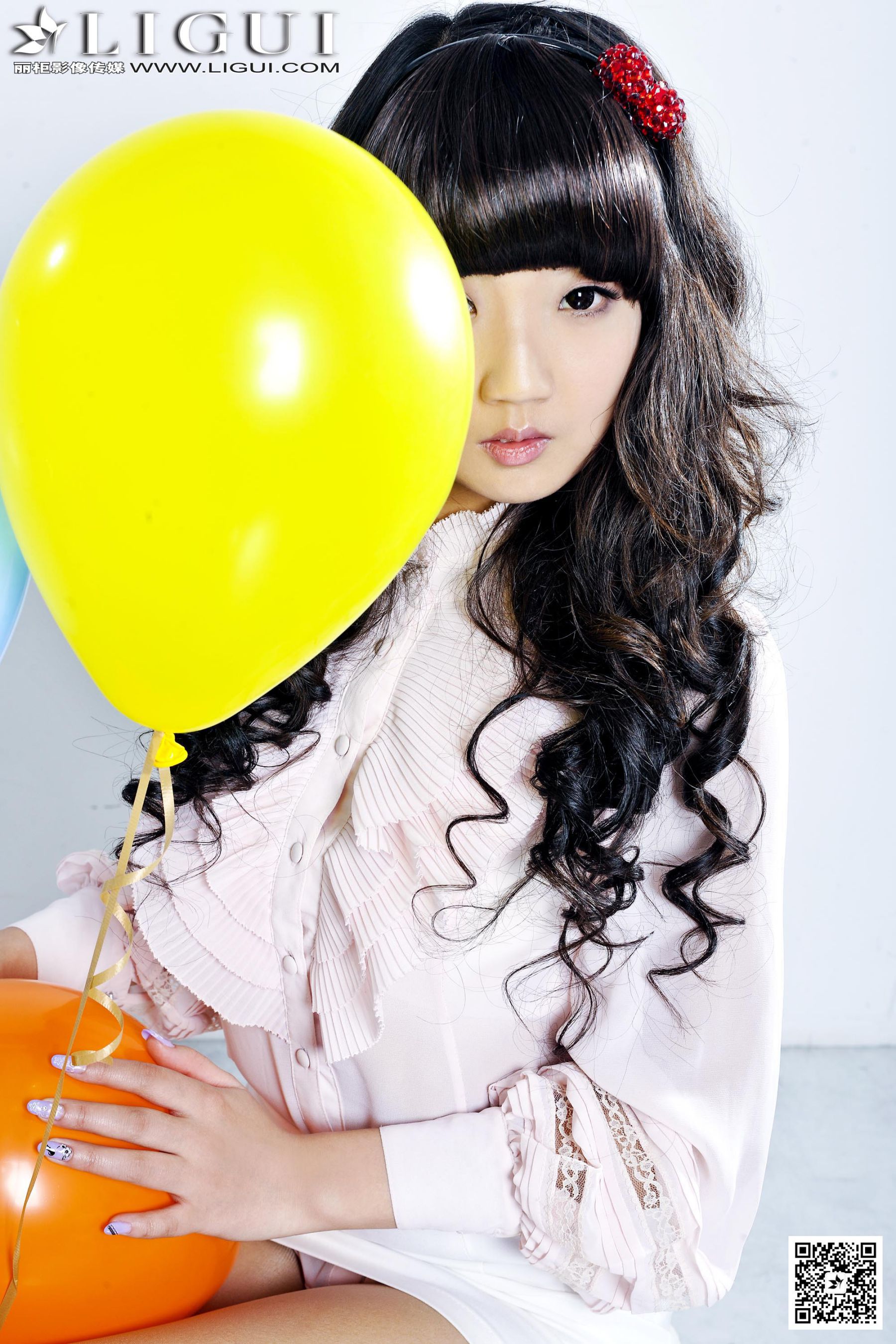 Model 司琪《气球少女丝足》美腿玉足写真图片-图32