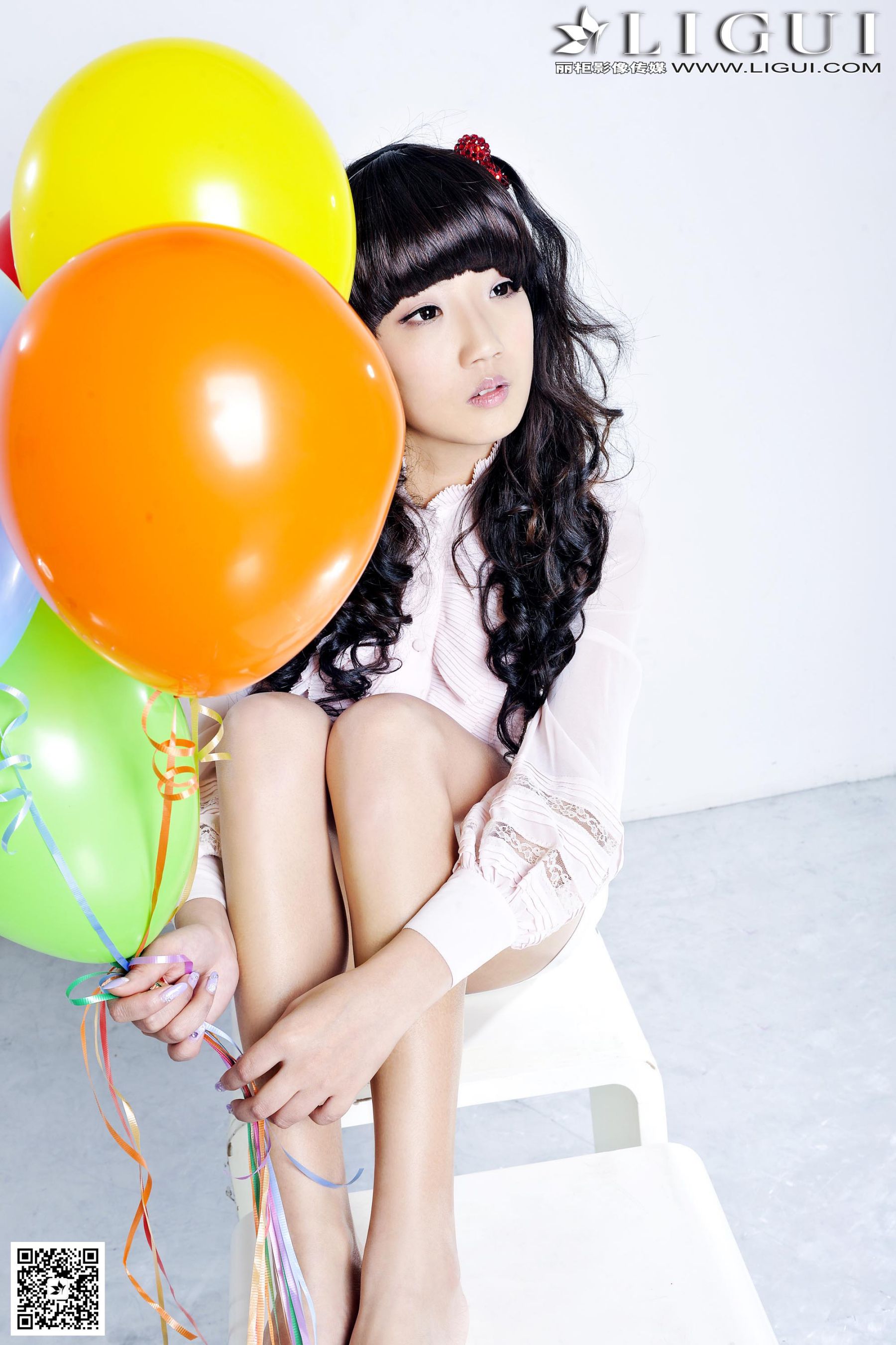Model 司琪《气球少女丝足》美腿玉足写真图片-图48