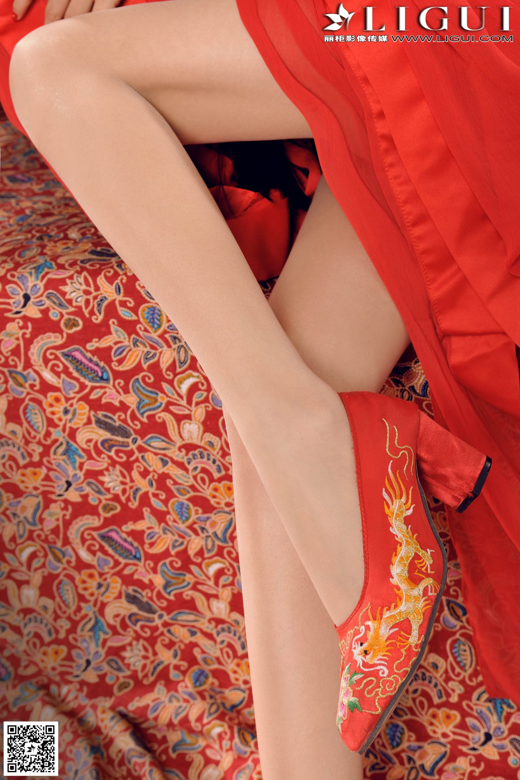 Model 可馨《极品古装美女丝足》上下全集  美腿玉足写真图片-图2