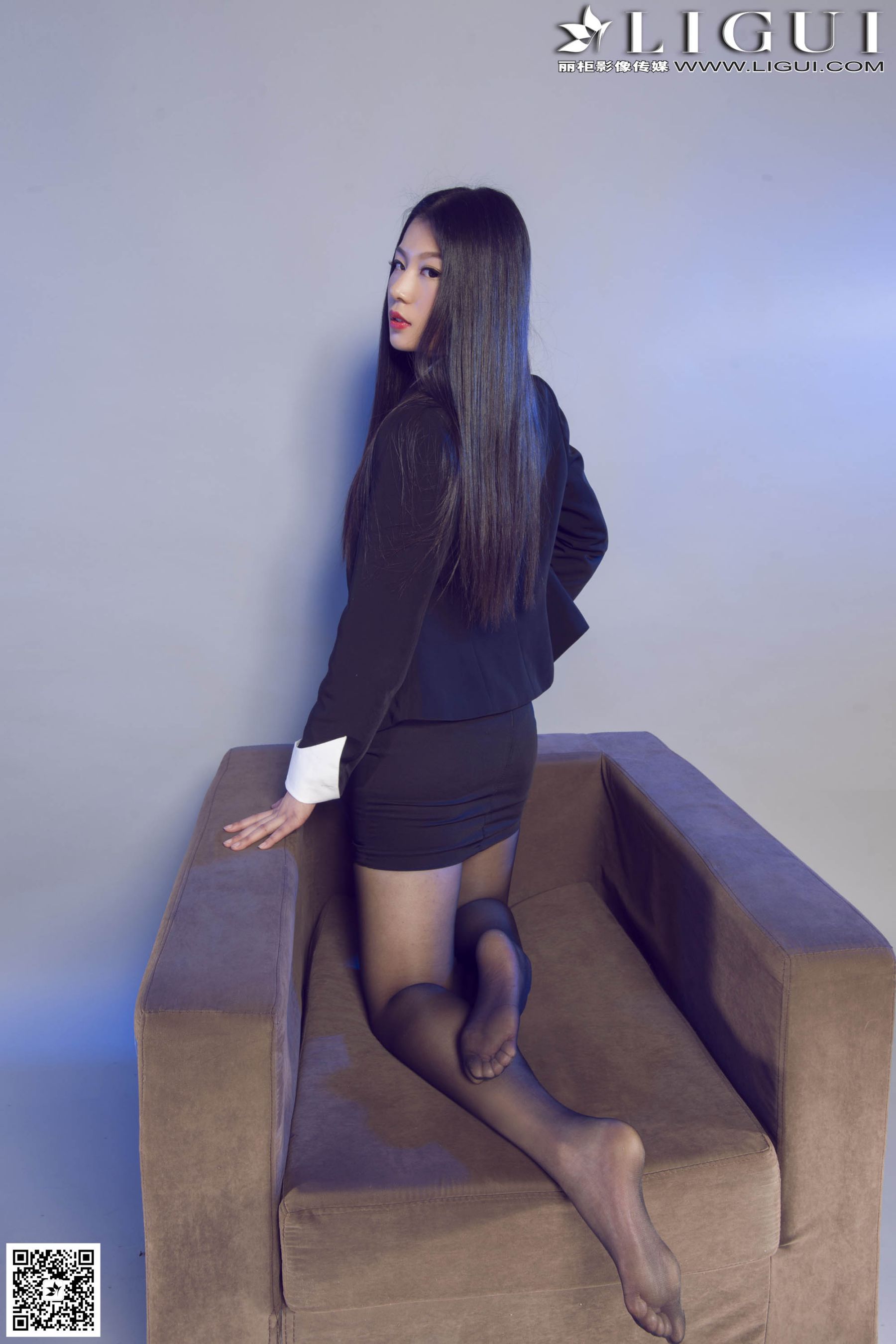 Model 佳怡《灰丝高跟秘书》上下全集  美腿玉足写真图片-图44