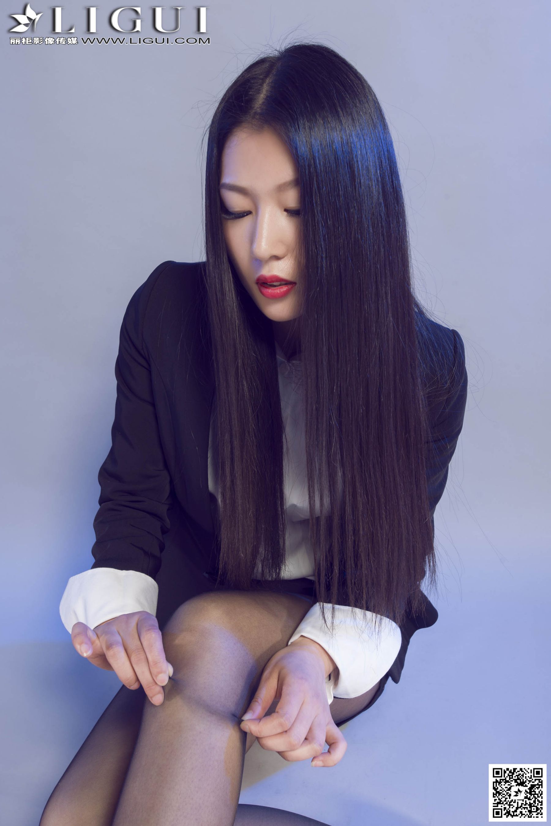 Model 佳怡《灰丝高跟秘书》上下全集  美腿玉足写真图片-图64