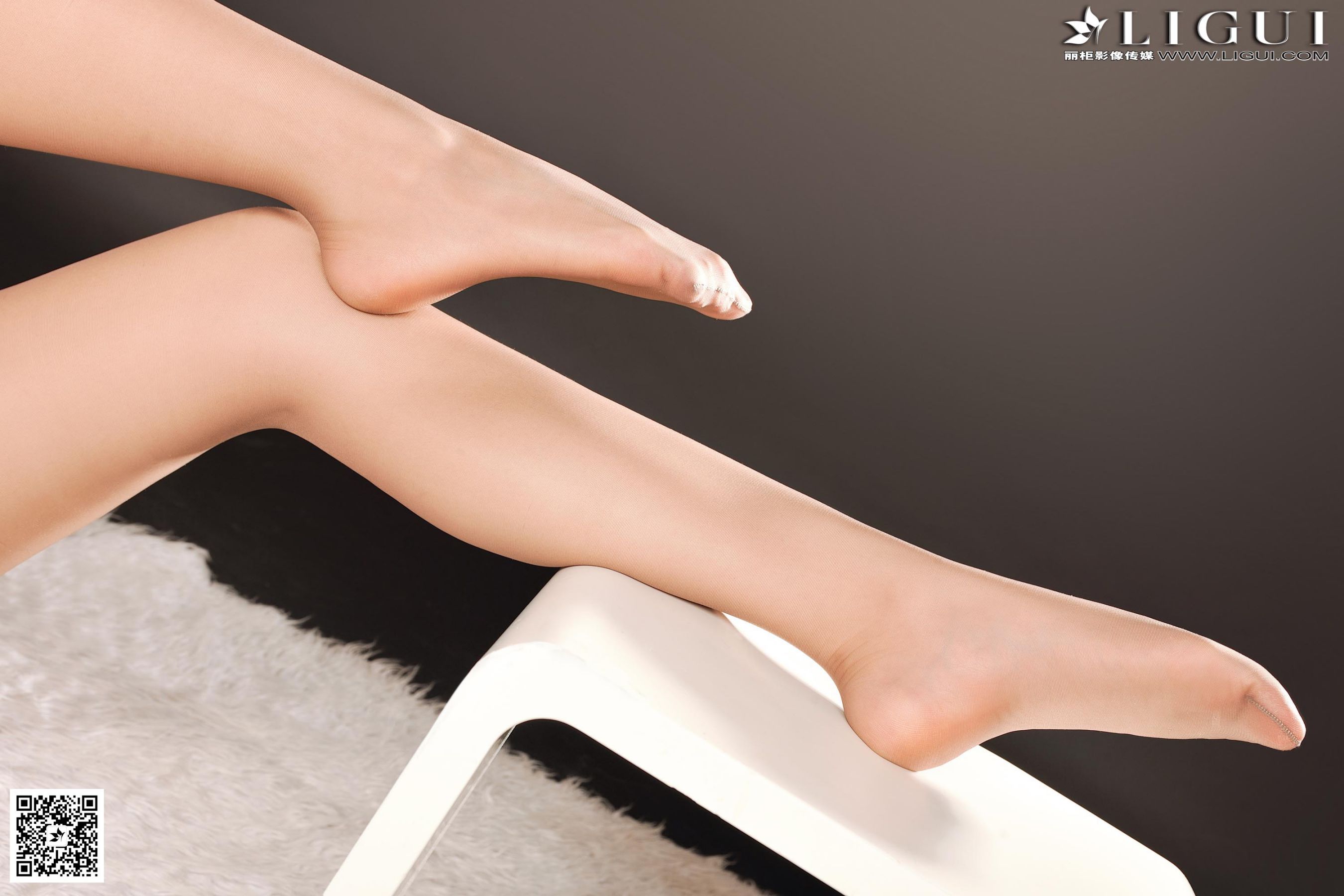 Model 安然《蓝色职业装套裙丝足》美腿玉足写真图片-图33