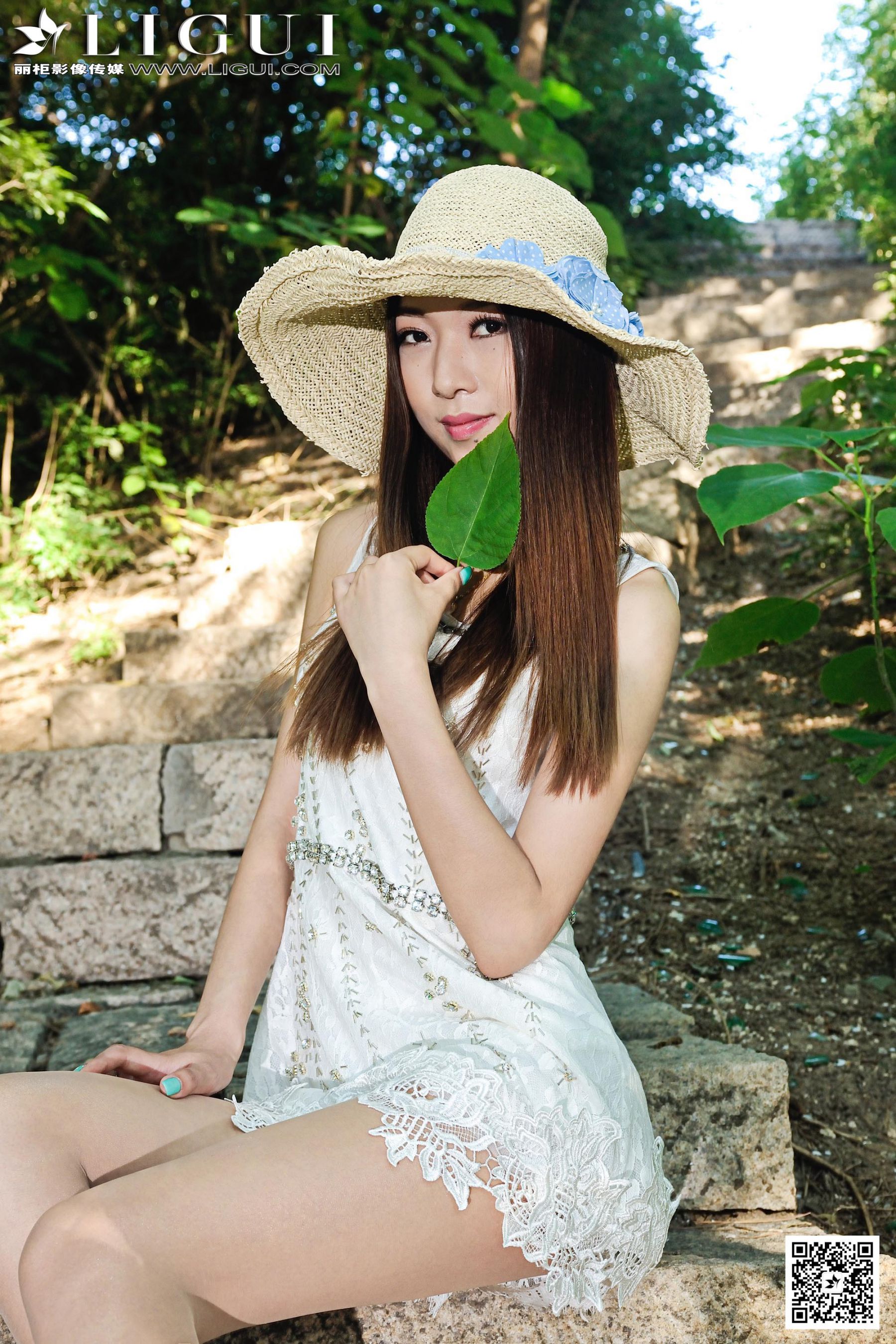 Model 文欣《街拍蕾丝超短连衣裙女神》上中下全集  美腿玉足写真图片-图25
