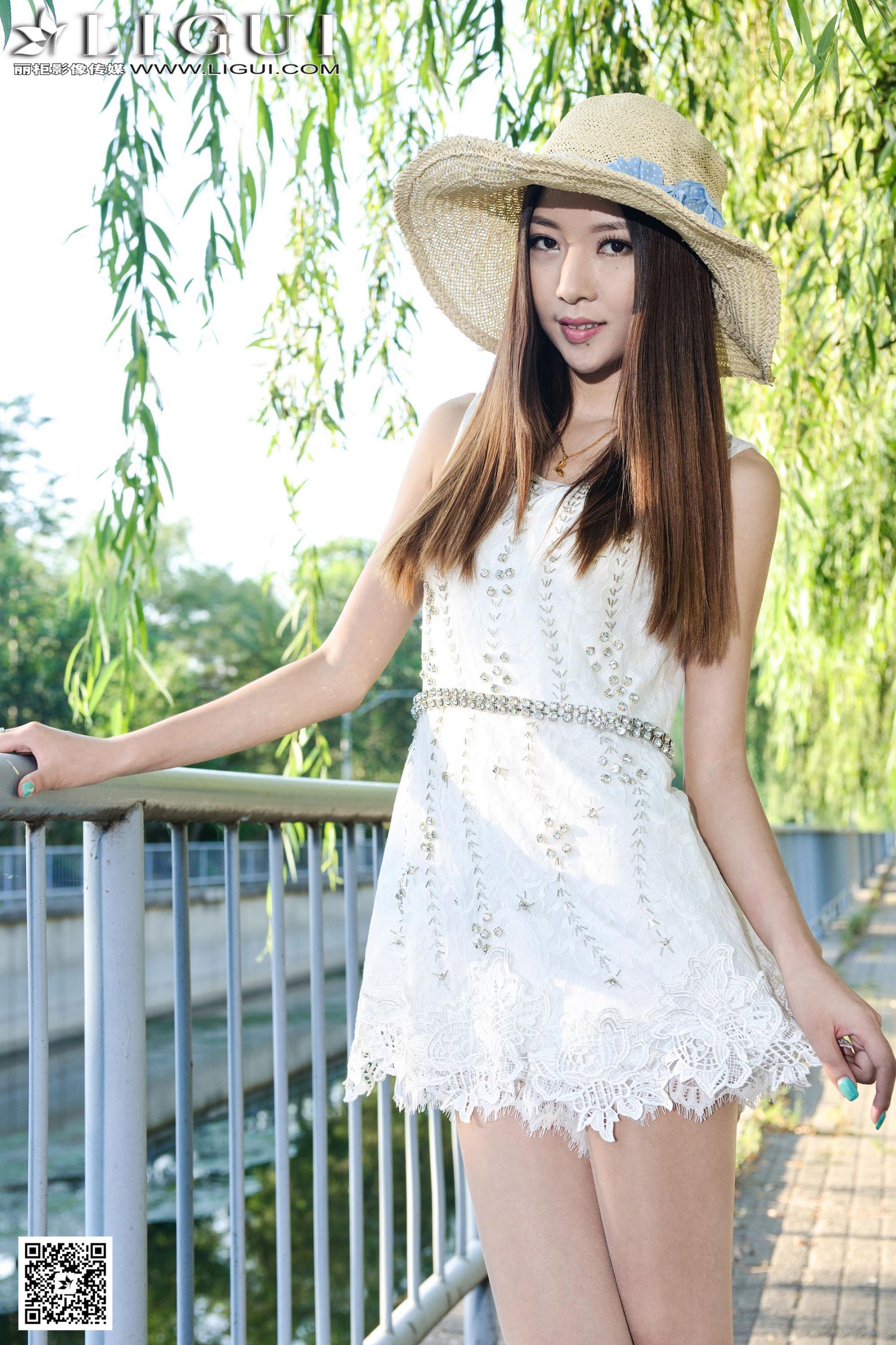 Model 文欣《街拍蕾丝超短连衣裙女神》上中下全集  美腿玉足写真图片-图44