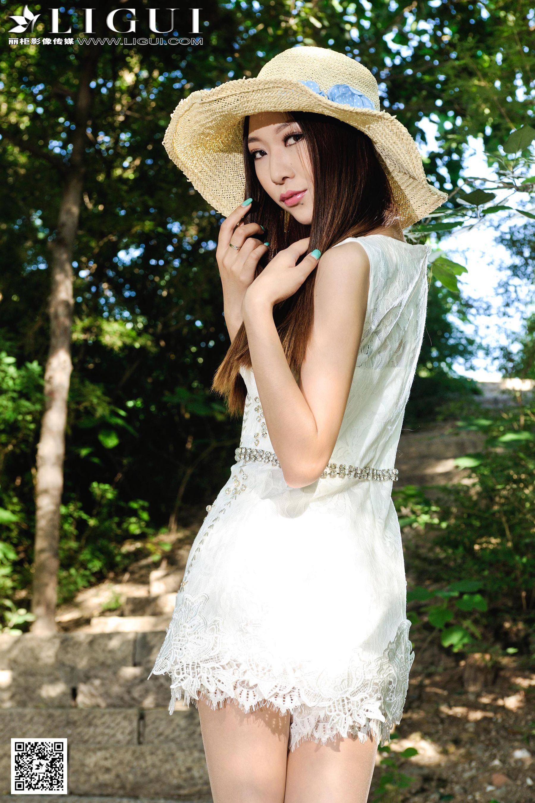 Model 文欣《街拍蕾丝超短连衣裙女神》上中下全集  美腿玉足写真图片-图6