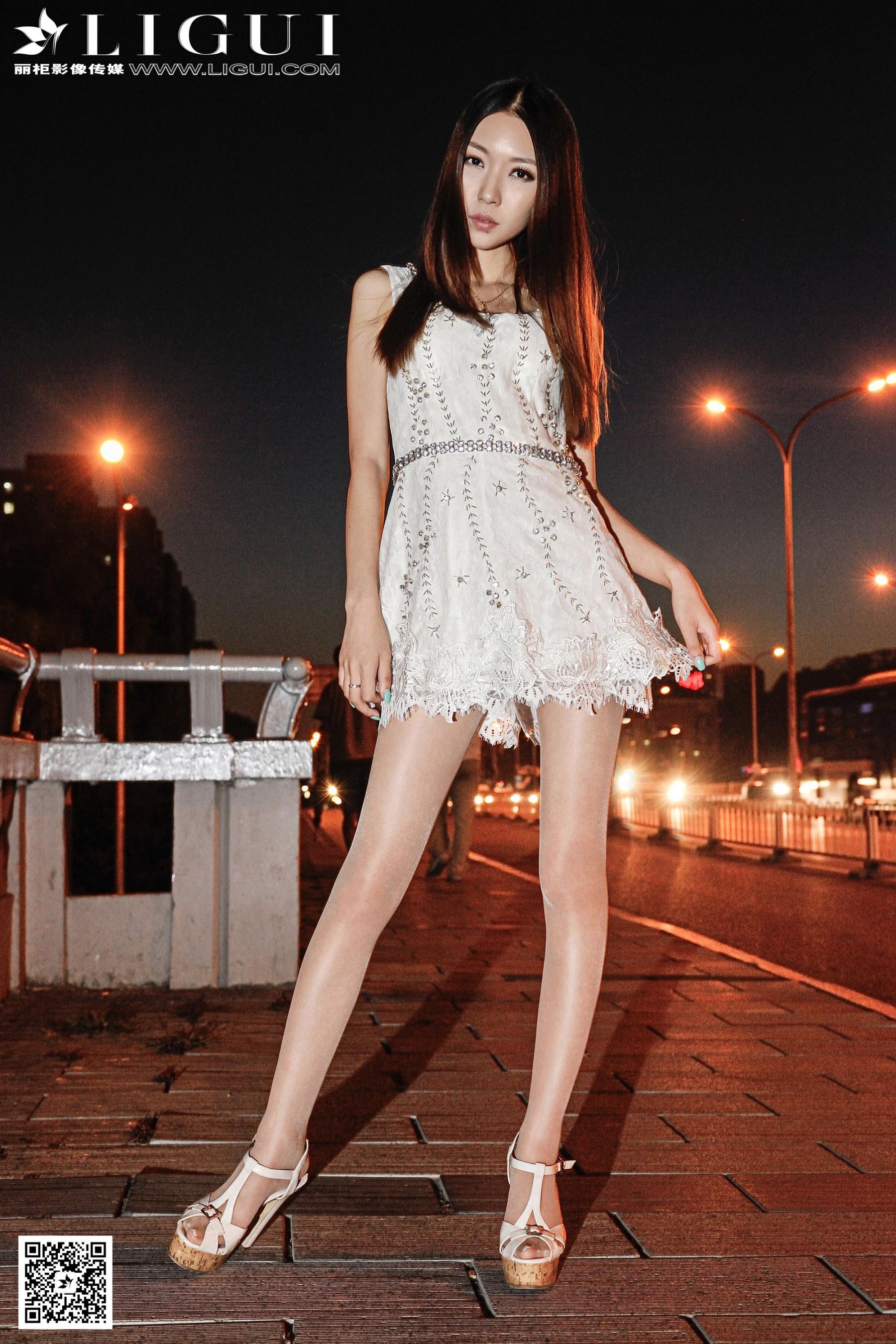 Model 文欣《街拍蕾丝超短连衣裙女神》上中下全集  美腿玉足写真图片-图77