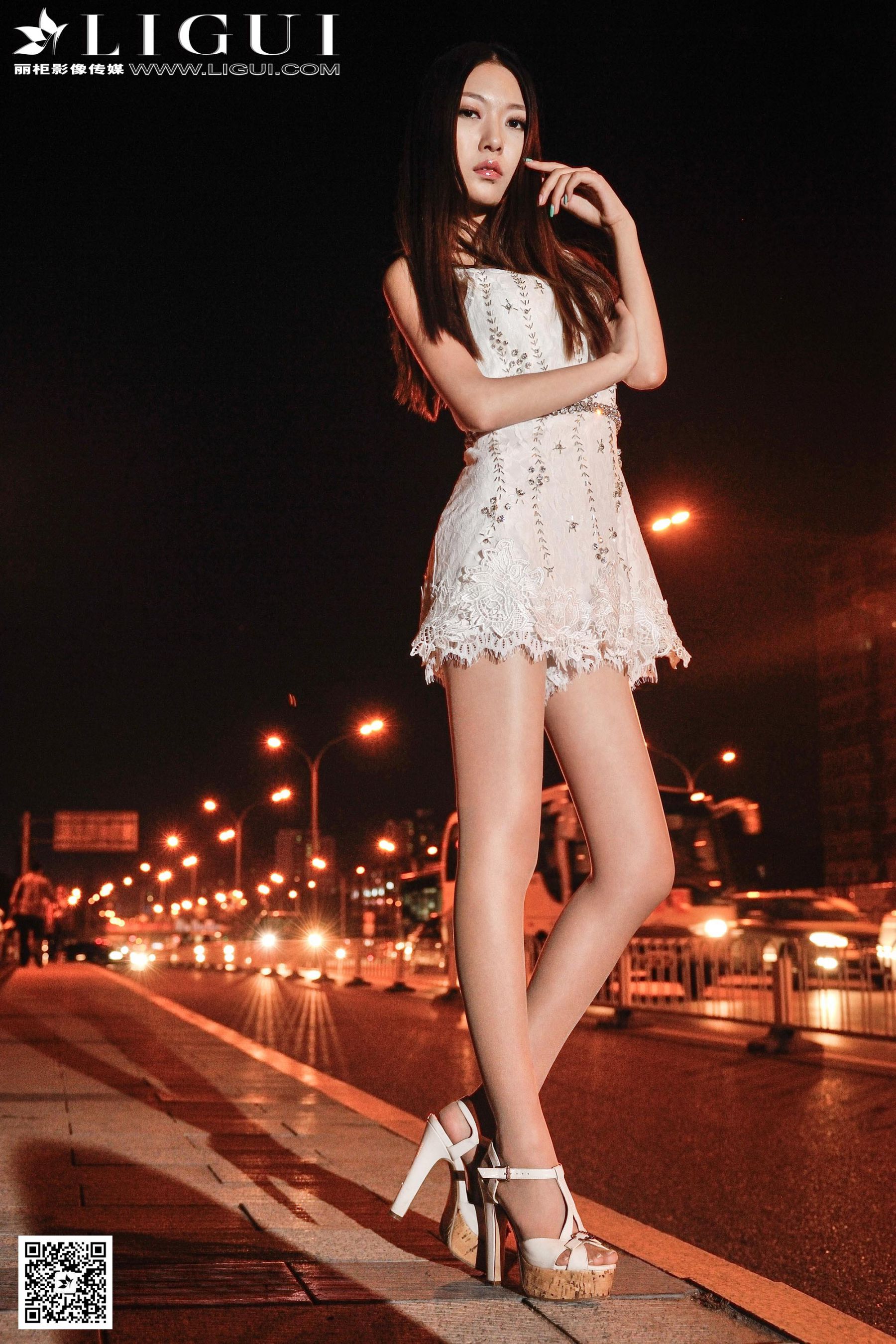 Model 文欣《街拍蕾丝超短连衣裙女神》上中下全集  美腿玉足写真图片-图93