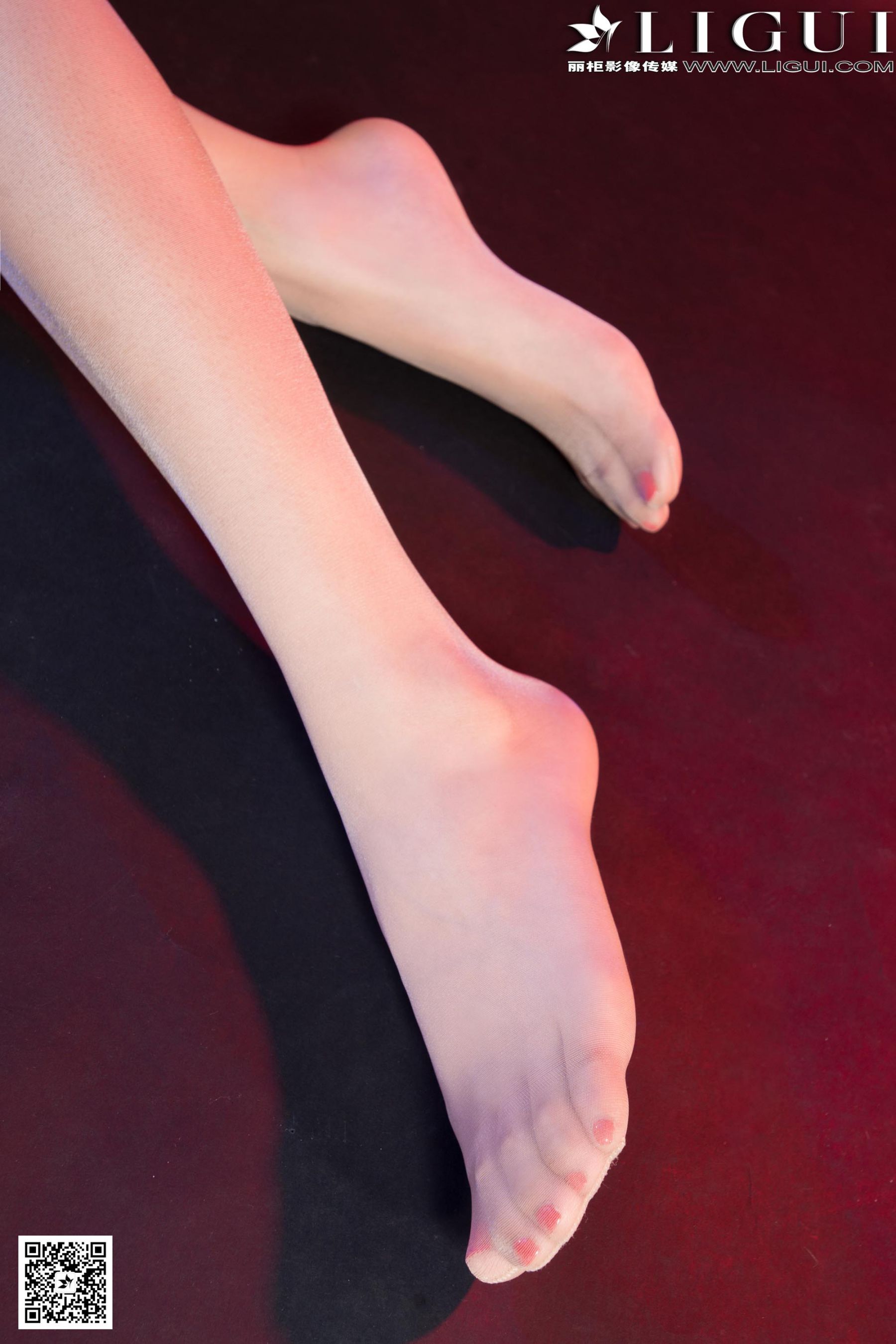 Model 曼蒂《职业装高跟丝足》上下全集 美腿玉足写真图片-图33