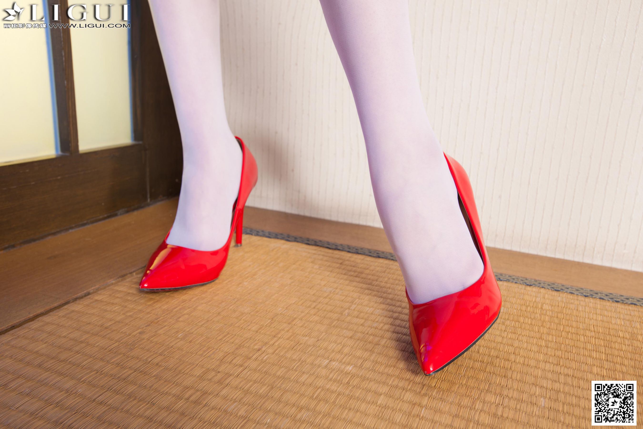 Model 佳怡《白丝红高跟护士丝足》上下全集  美腿玉足写真图片-图2