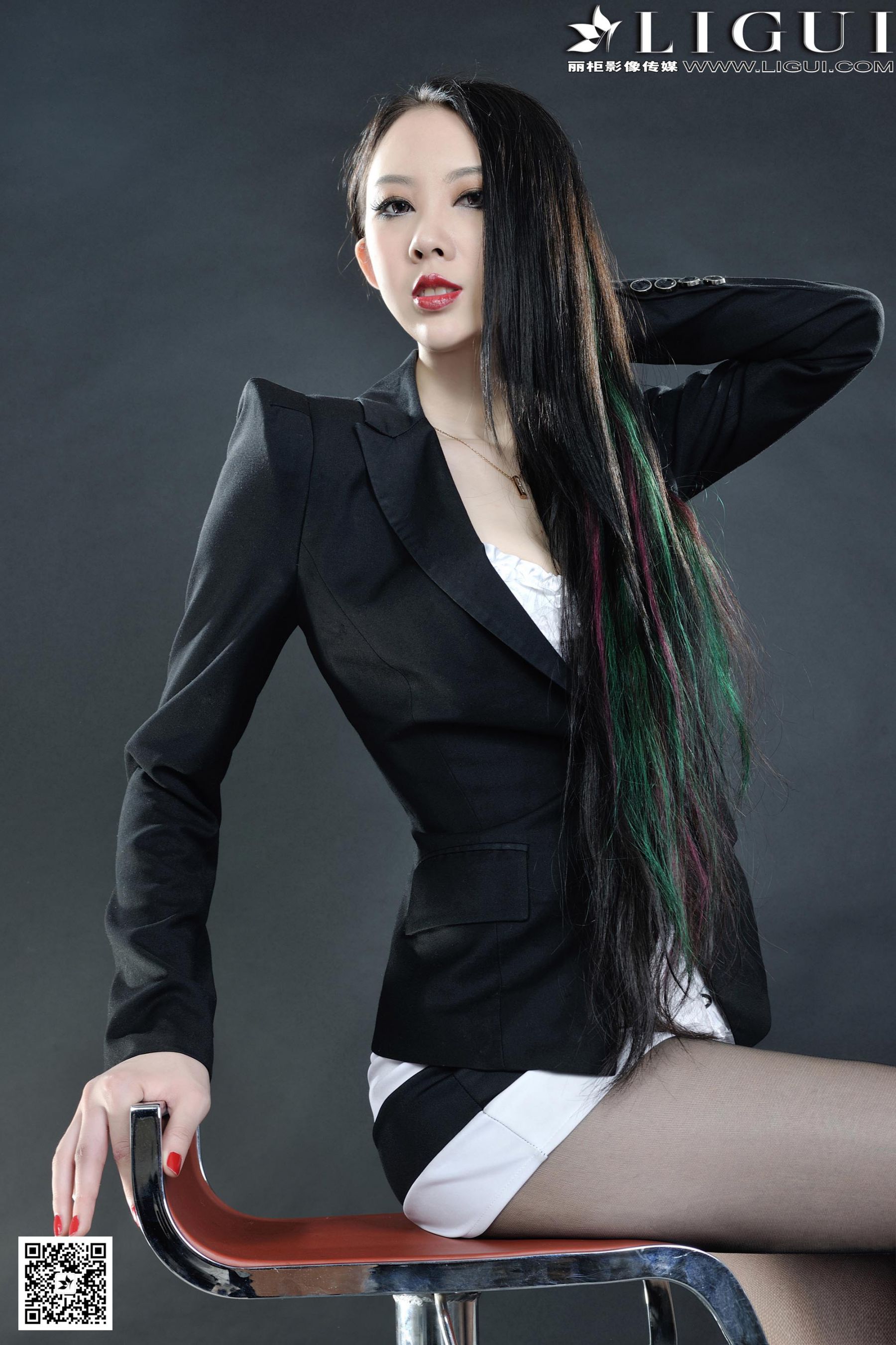 Model 菲菲《高贵黑丝丽人丝足》上中下全集  美腿玉足写真图片-图16