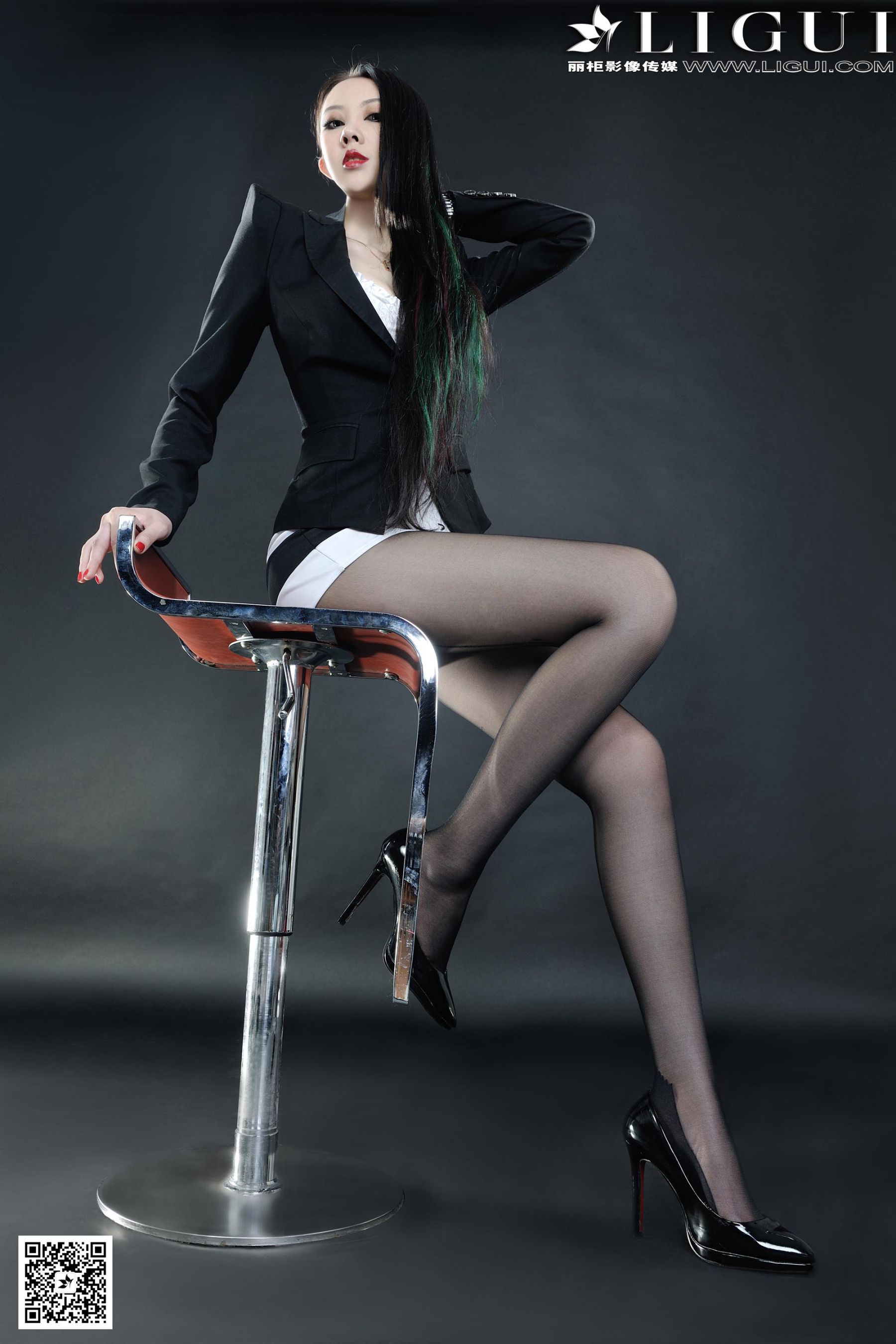 Model 菲菲《高贵黑丝丽人丝足》上中下全集  美腿玉足写真图片-图17