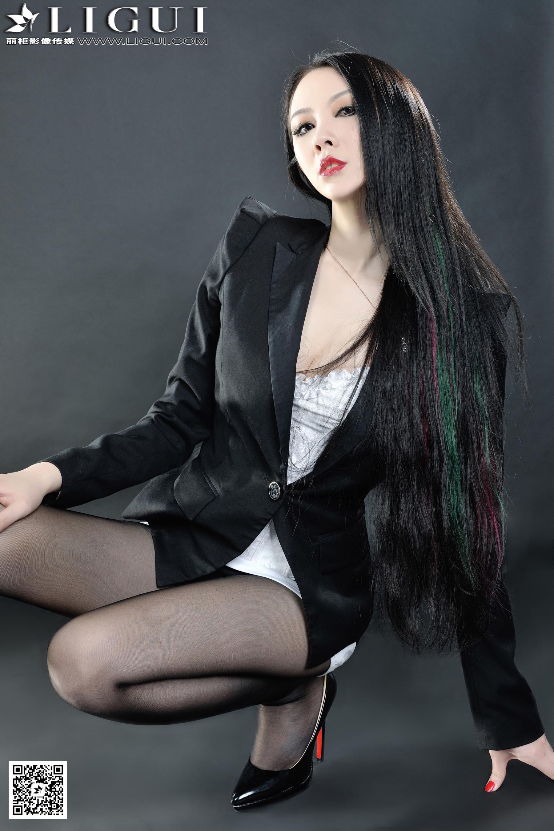 Model 菲菲《高贵黑丝丽人丝足》上中下全集  美腿玉足写真图片-图20