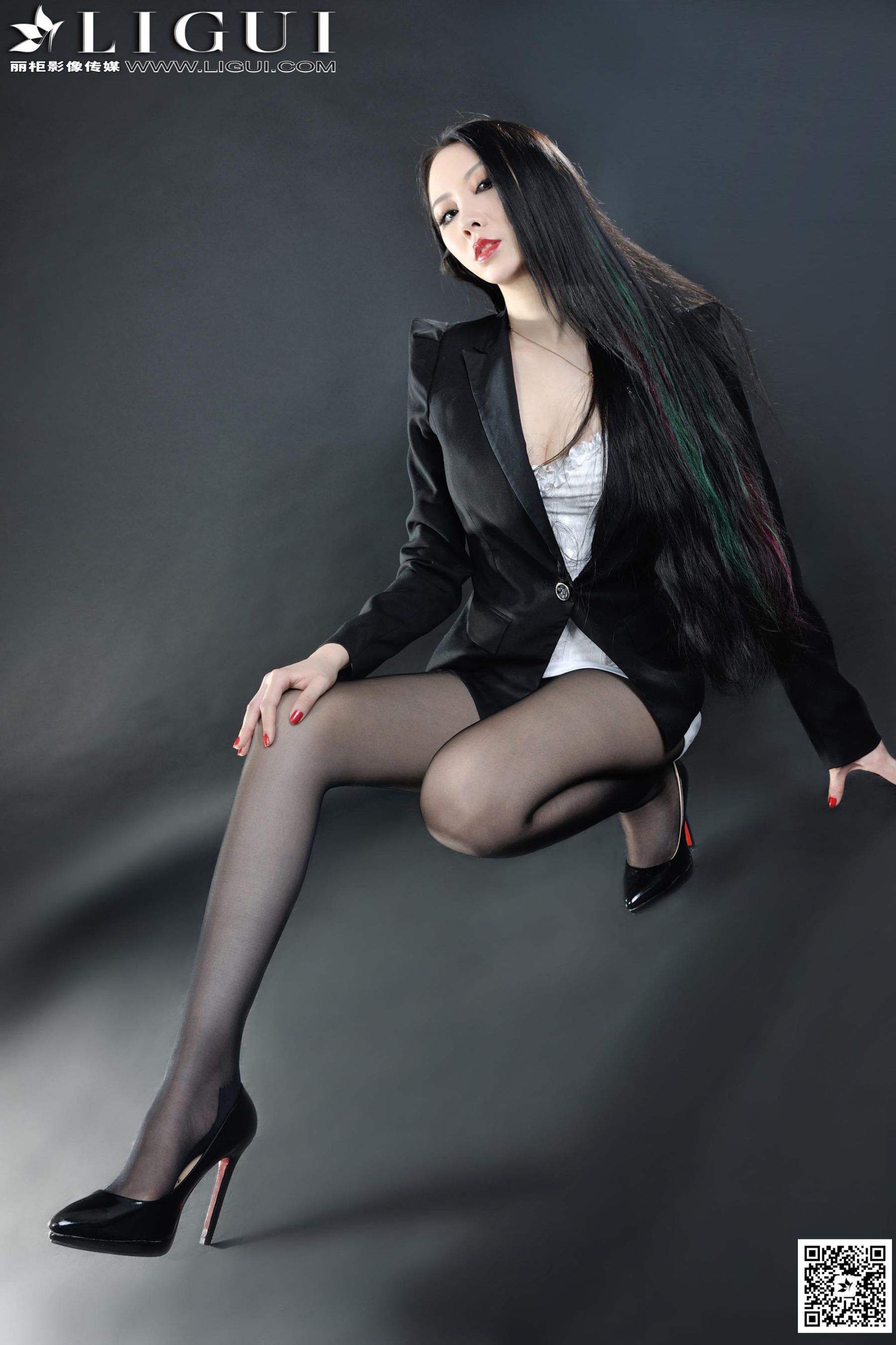 Model 菲菲《高贵黑丝丽人丝足》上中下全集  美腿玉足写真图片-图21