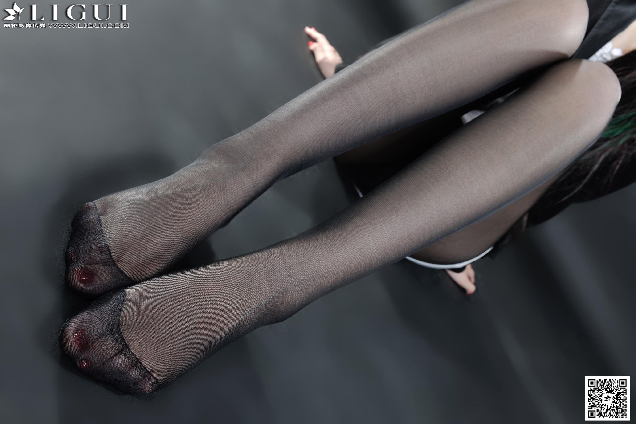 Model 菲菲《高贵黑丝丽人丝足》上中下全集  美腿玉足写真图片-图29