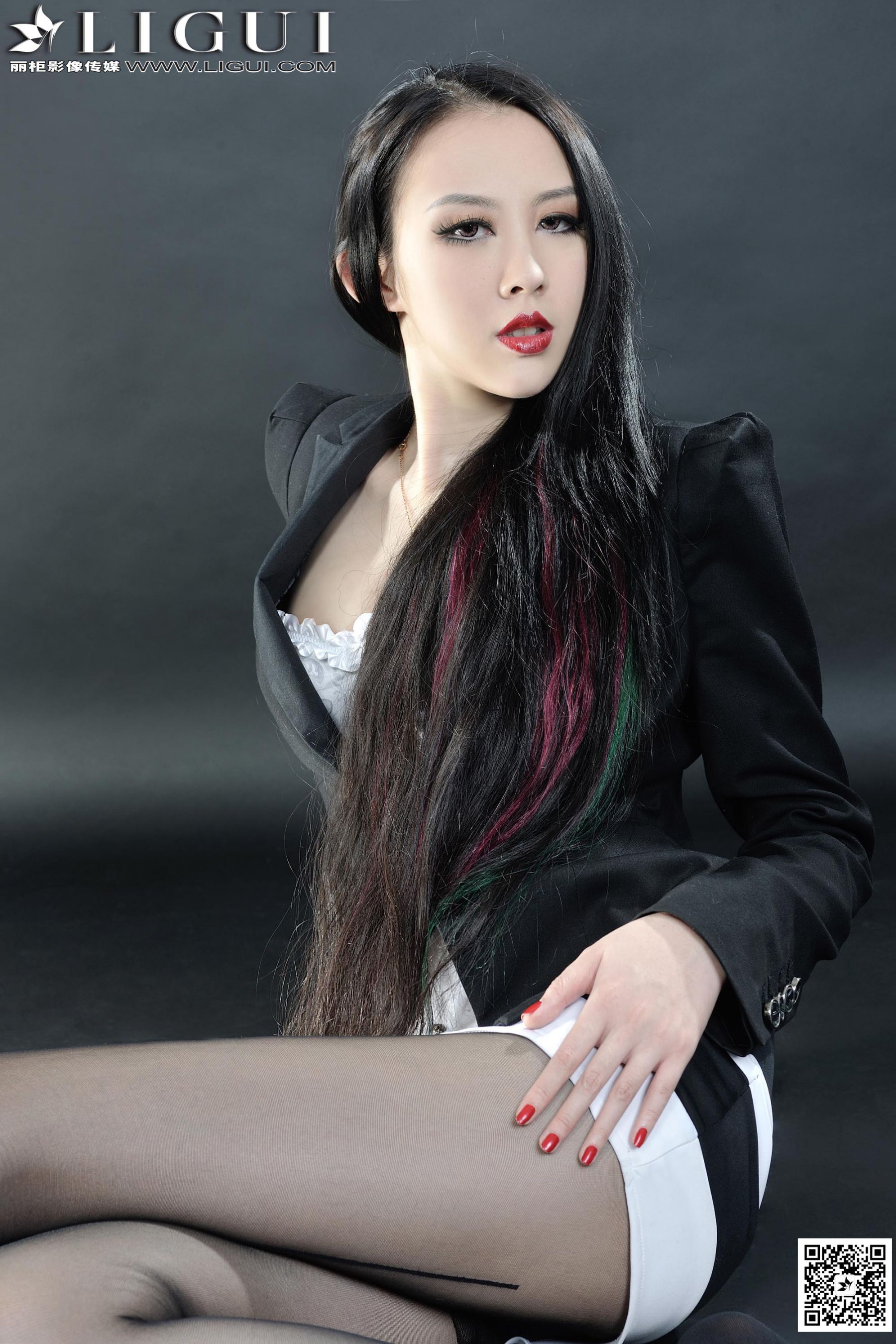 Model 菲菲《高贵黑丝丽人丝足》上中下全集  美腿玉足写真图片-图30