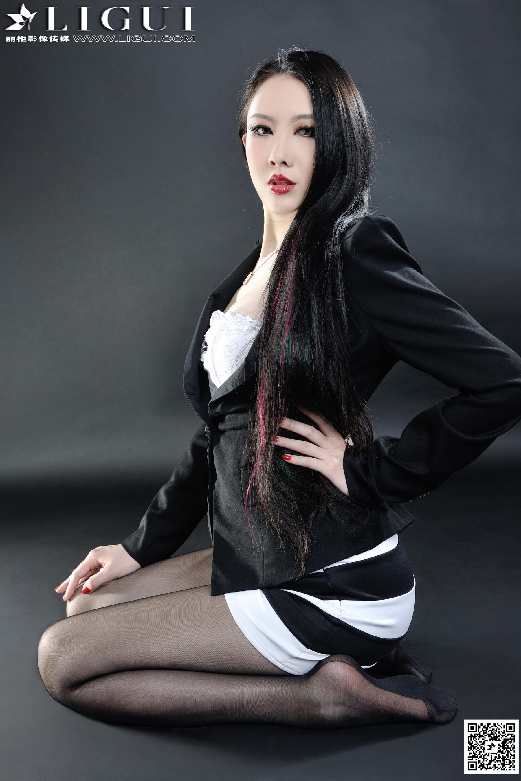 Model 菲菲《高贵黑丝丽人丝足》上中下全集  美腿玉足写真图片-图39