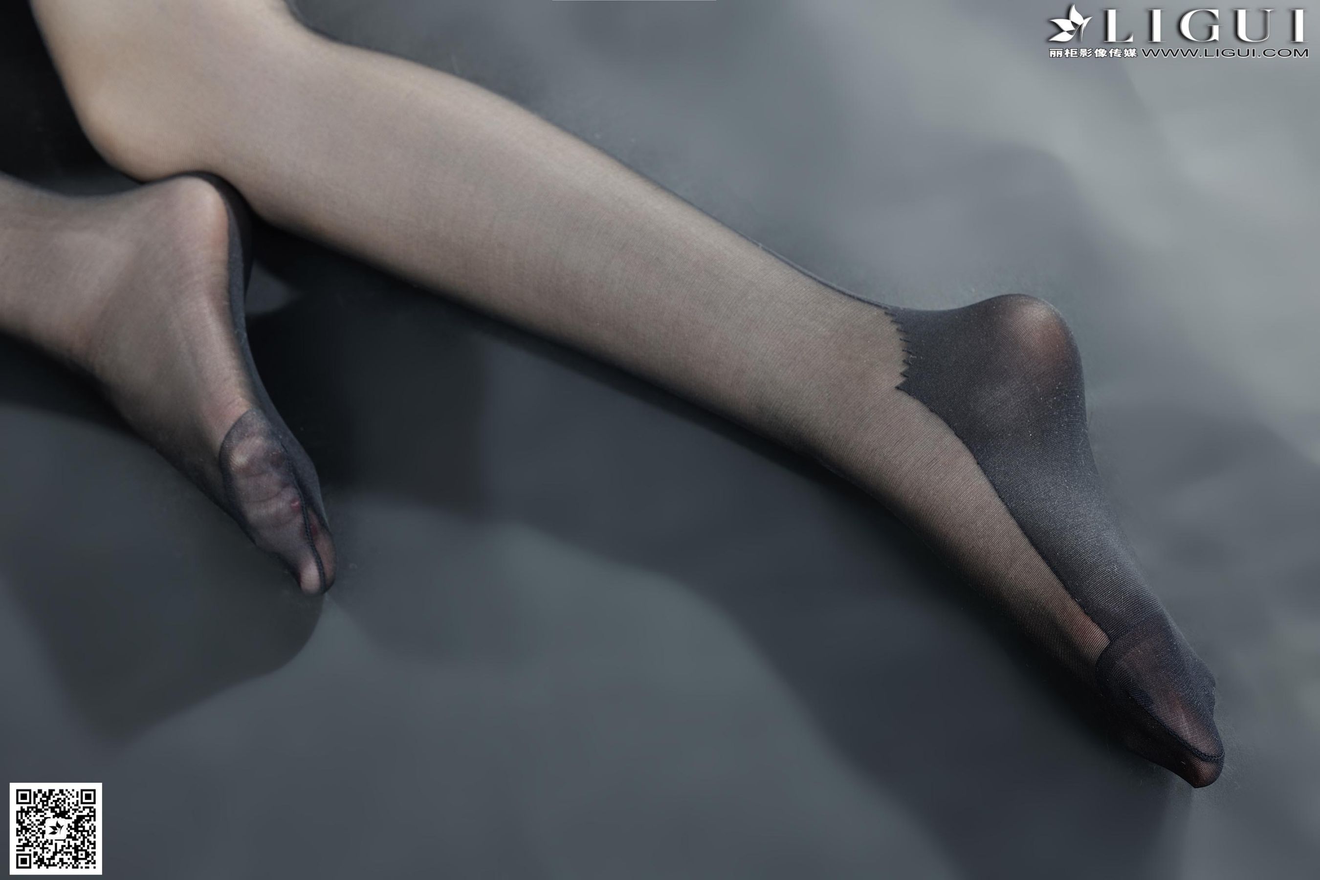 Model 菲菲《高贵黑丝丽人丝足》上中下全集  美腿玉足写真图片-图51