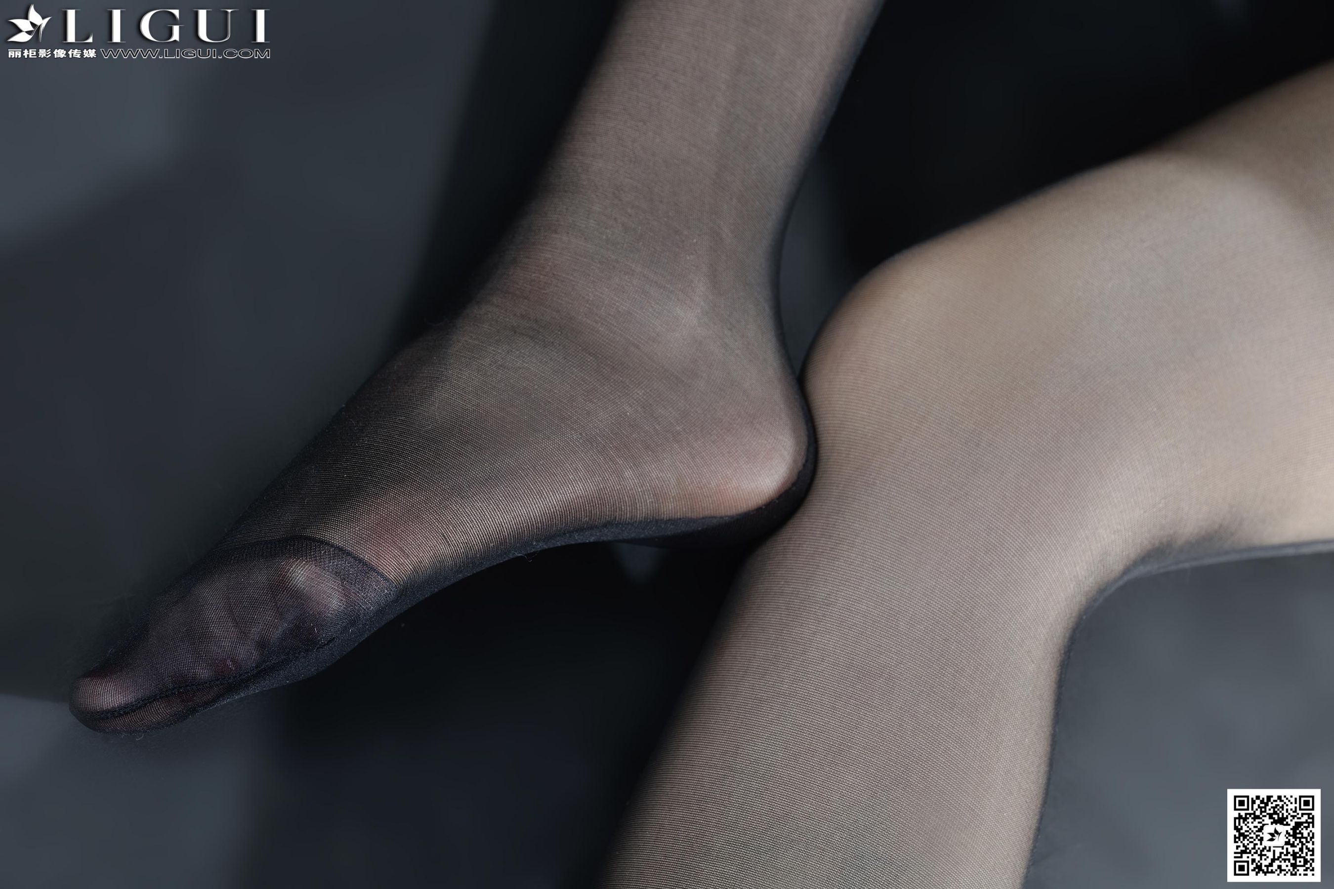Model 菲菲《高贵黑丝丽人丝足》上中下全集  美腿玉足写真图片-图52