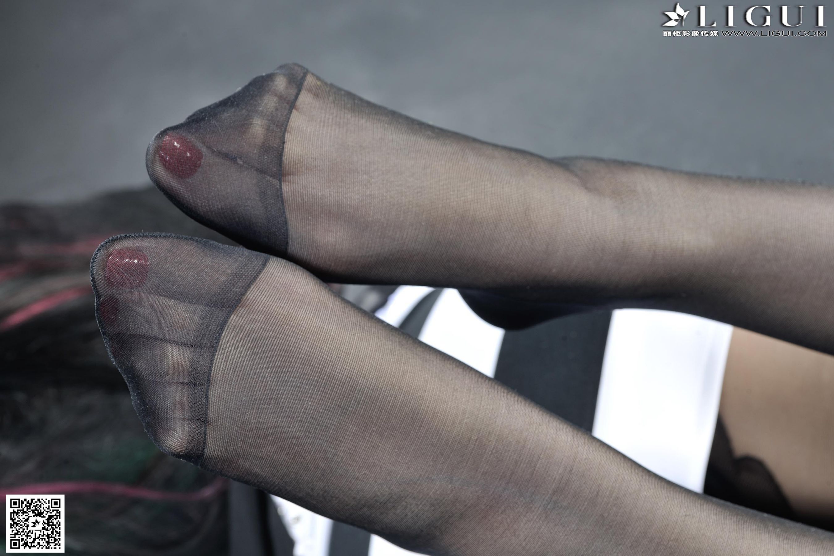 Model 菲菲《高贵黑丝丽人丝足》上中下全集  美腿玉足写真图片-图62