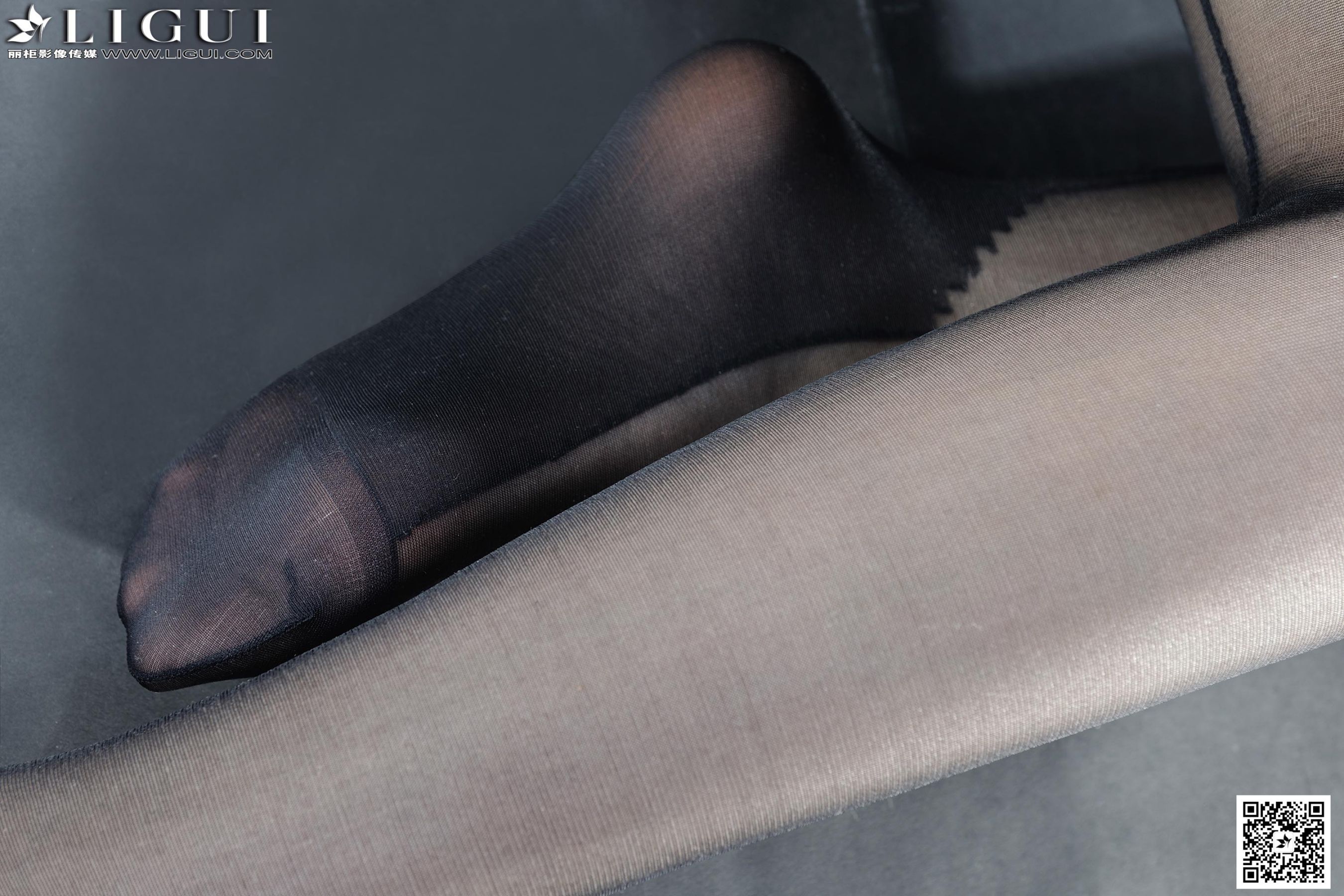 Model 菲菲《高贵黑丝丽人丝足》上中下全集  美腿玉足写真图片-图69