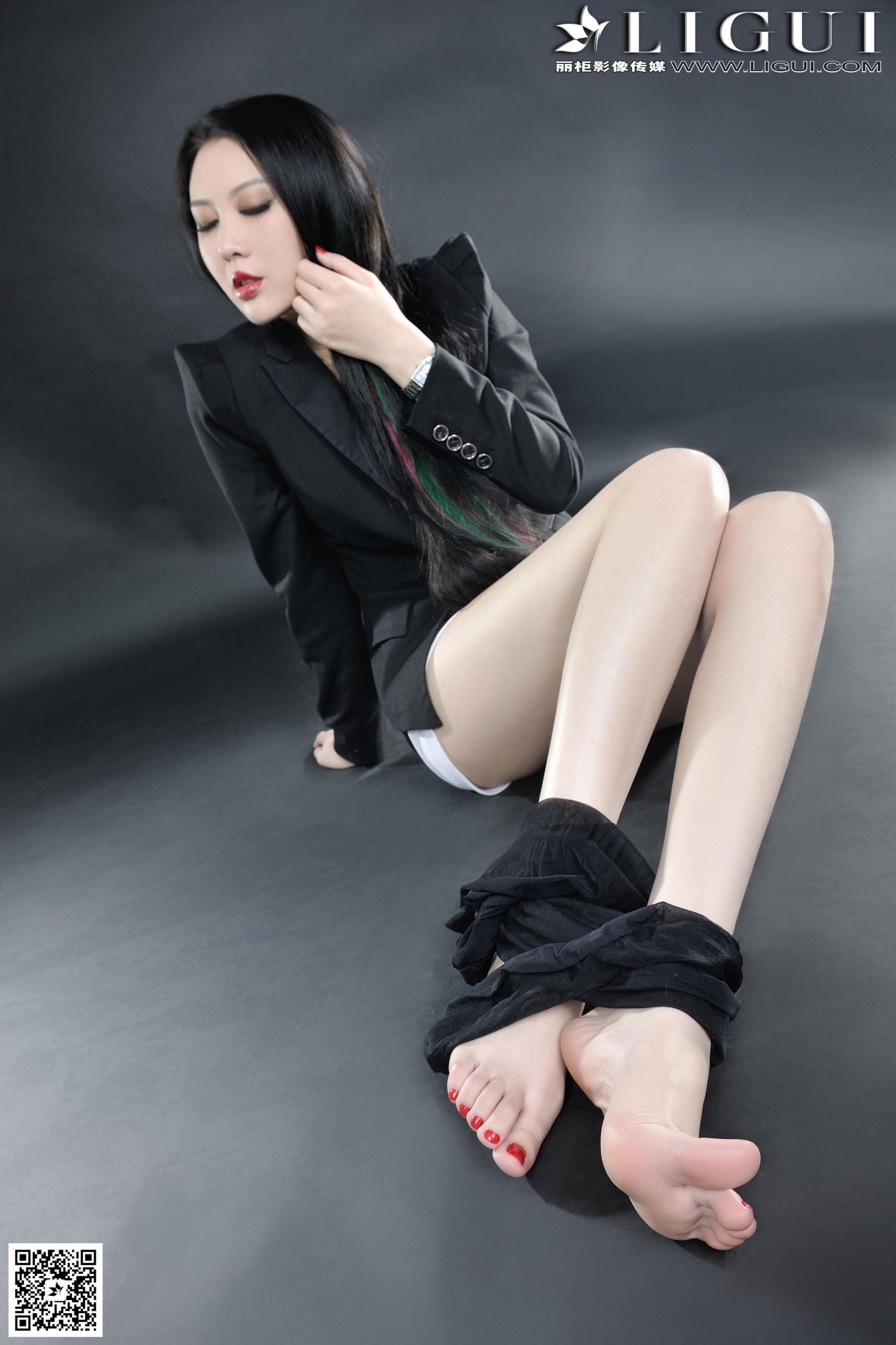 Model 菲菲《高贵黑丝丽人丝足》上中下全集  美腿玉足写真图片-图94