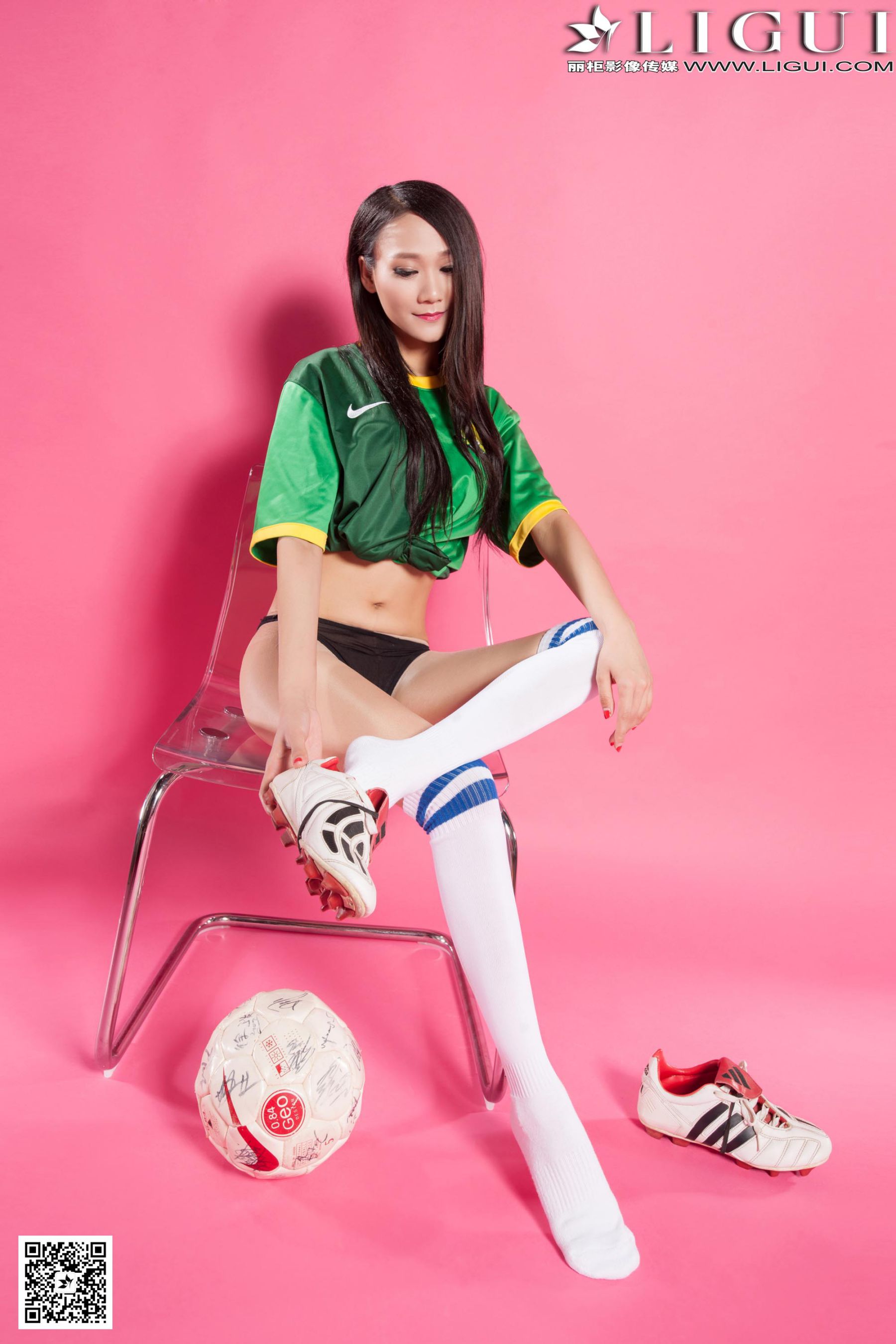 Model 曼蒂《足球宝贝》  美腿玉足写真图片-图19
