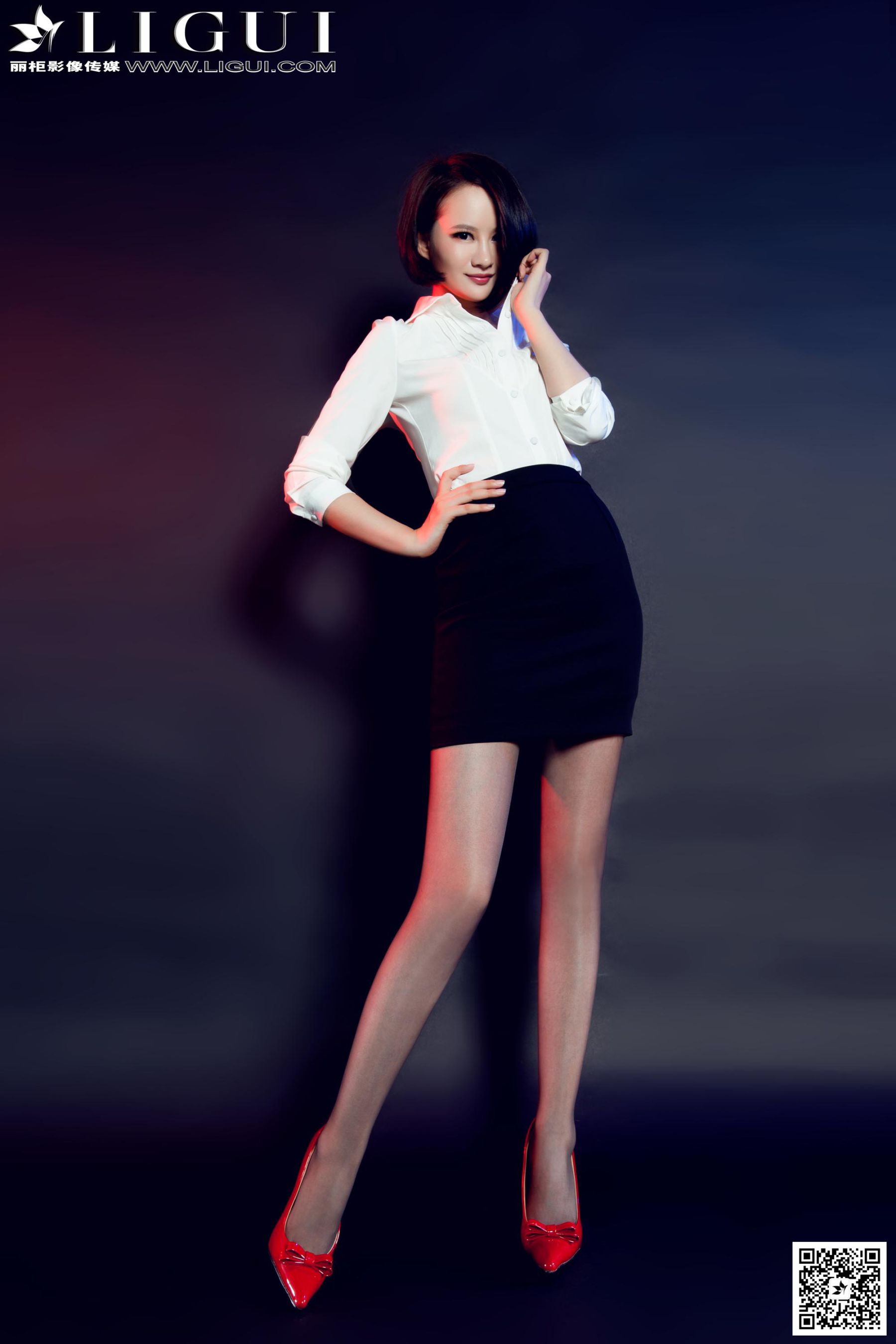 Model AMY《红高跟短发灰丝女郎》美腿玉足写真图片-图6