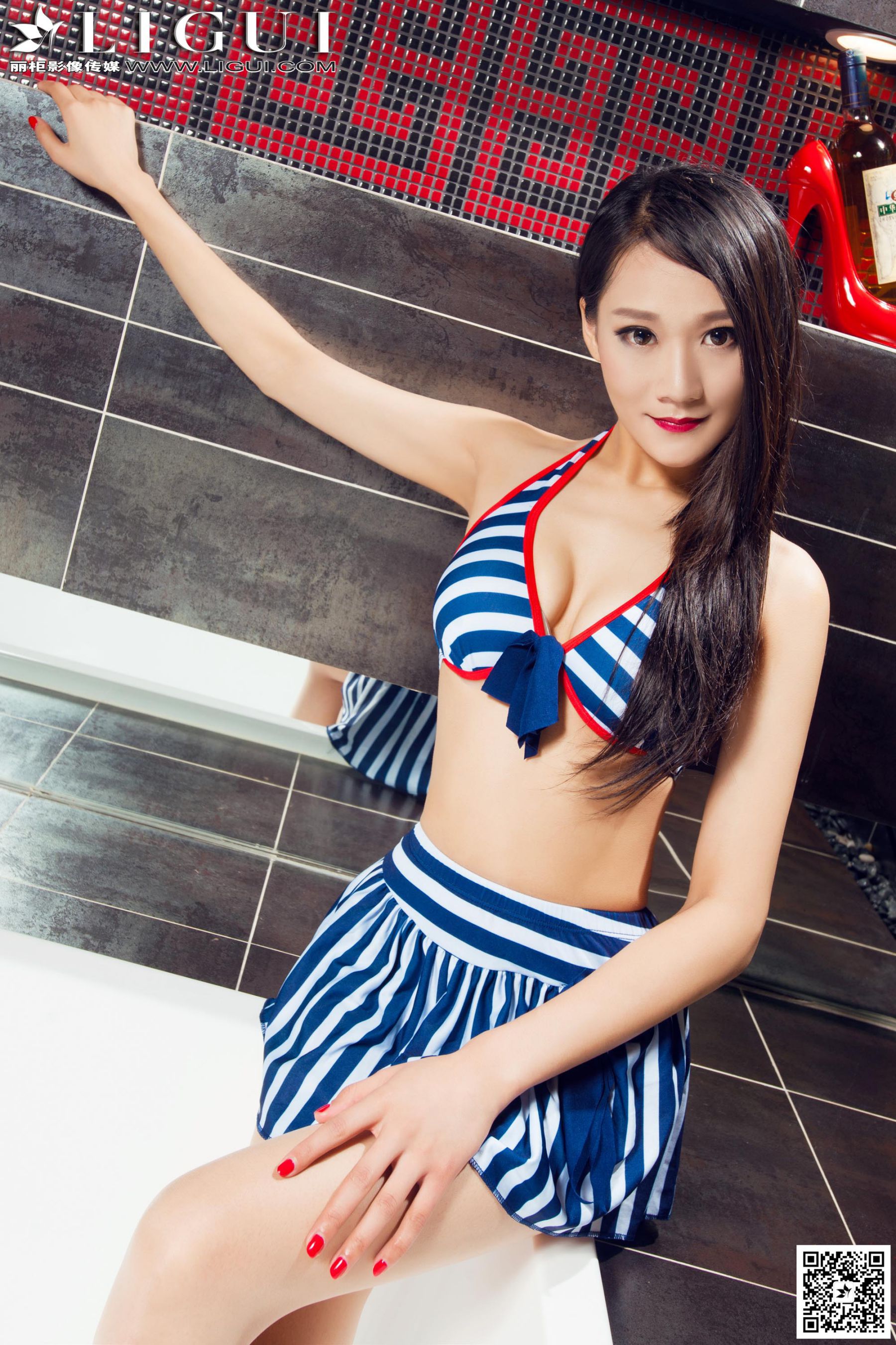 Model 小唐《浴室比基尼丝足高跟》美腿玉足写真图片-图26