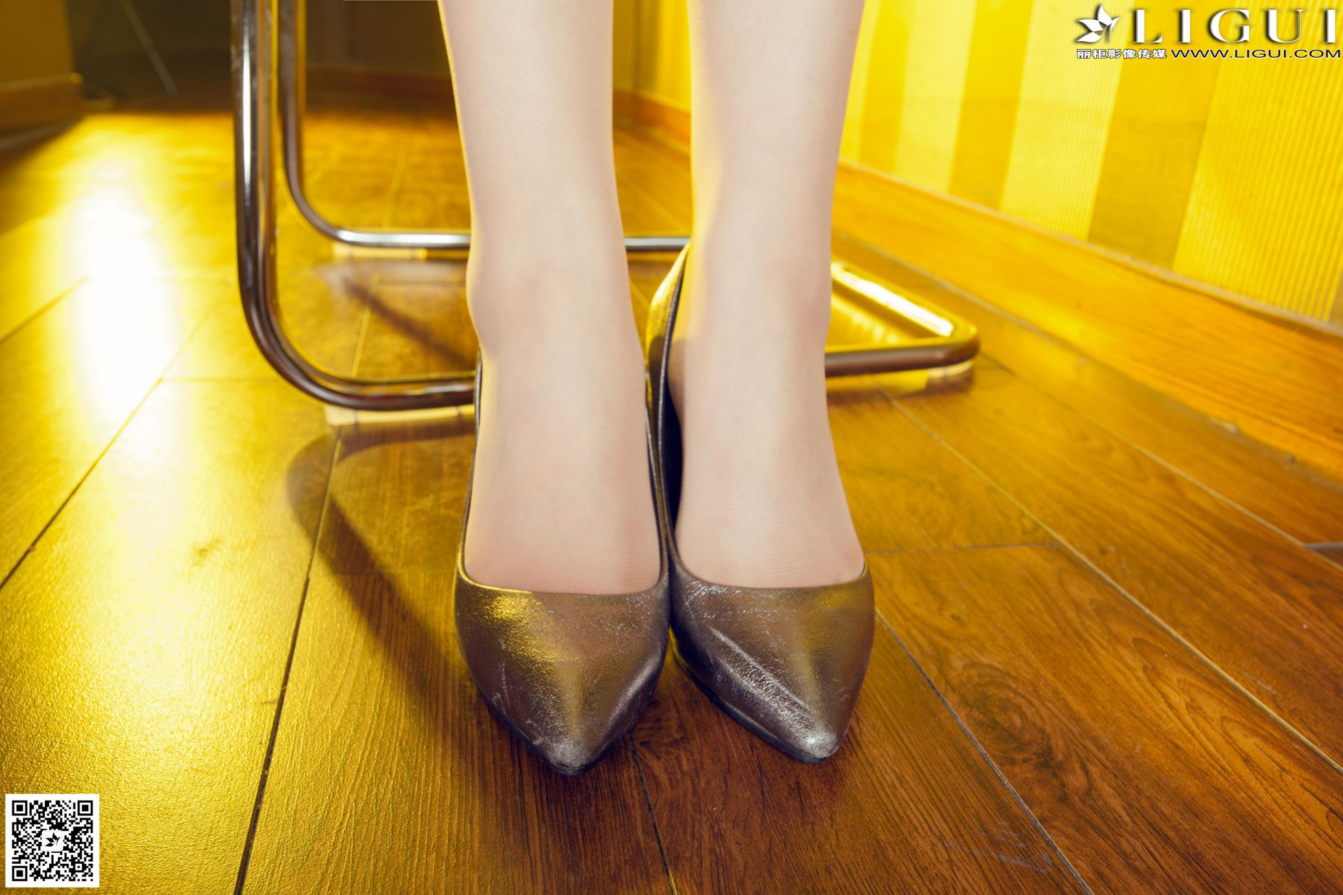 Model AMY《极品长腿制服美女高跟丝足》  美腿玉足写真图片-图29