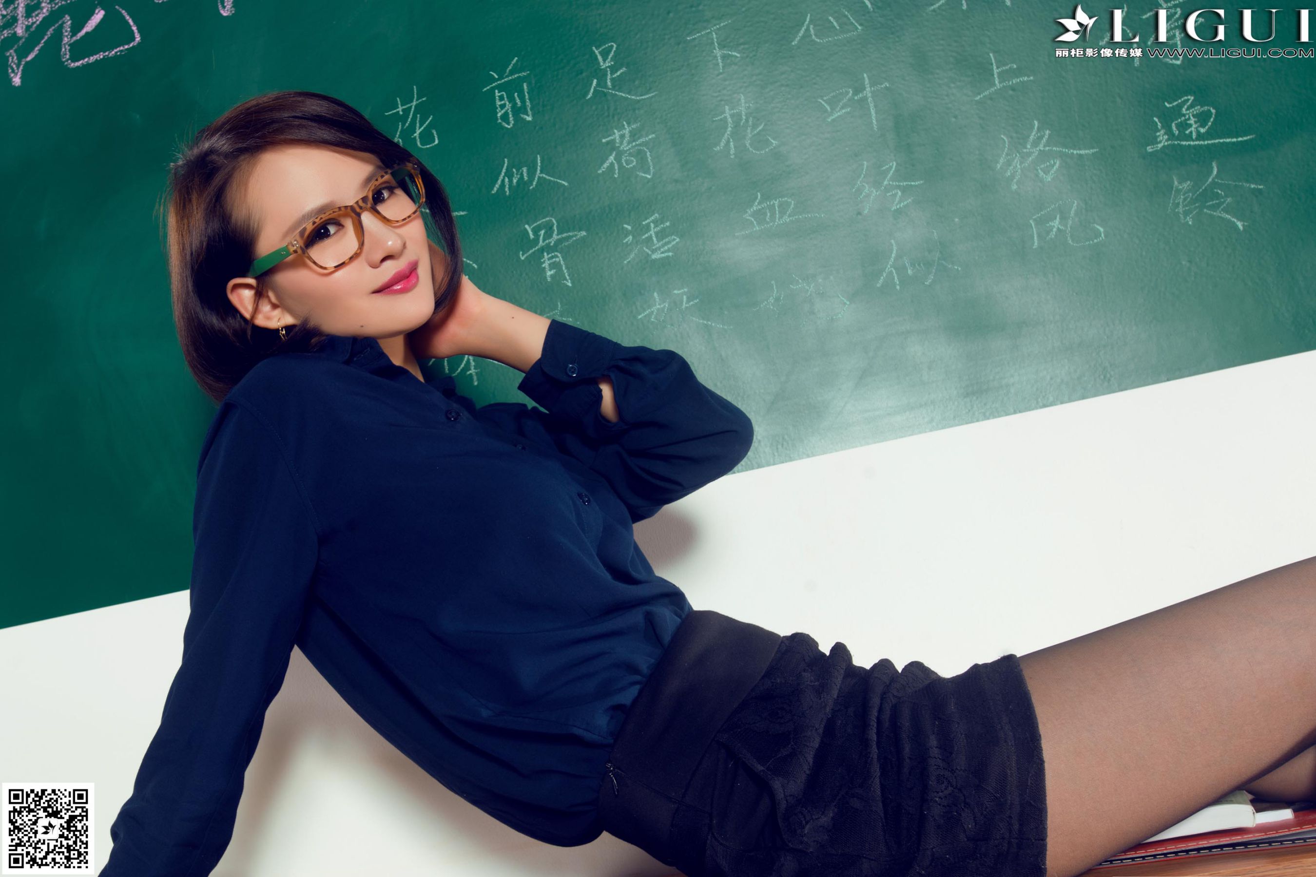 Model AMY《灰丝美女老师》  美腿玉足写真图片-图50