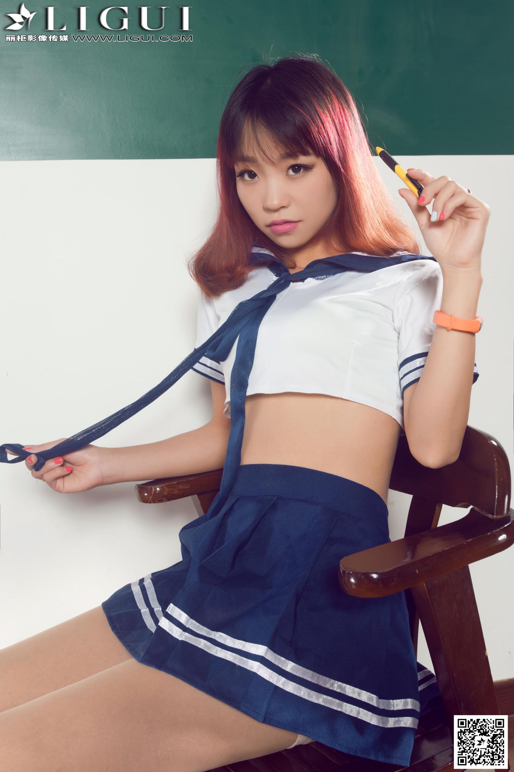 Model Liya《教室里的水手服校花》上下全集  美腿玉足写真图片-图48