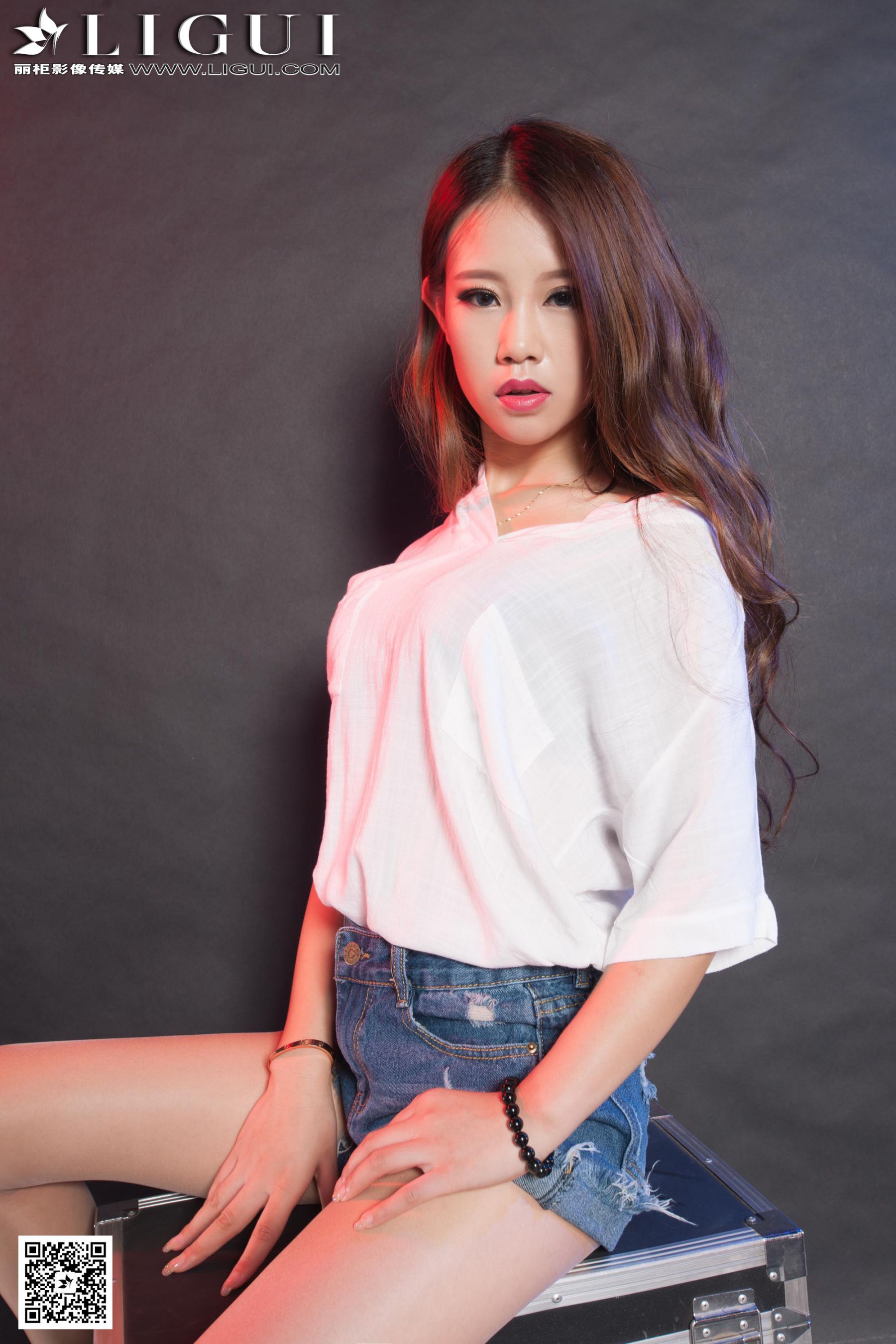Model 语寒《牛仔热裤高跟》  美腿玉足写真图片-图22