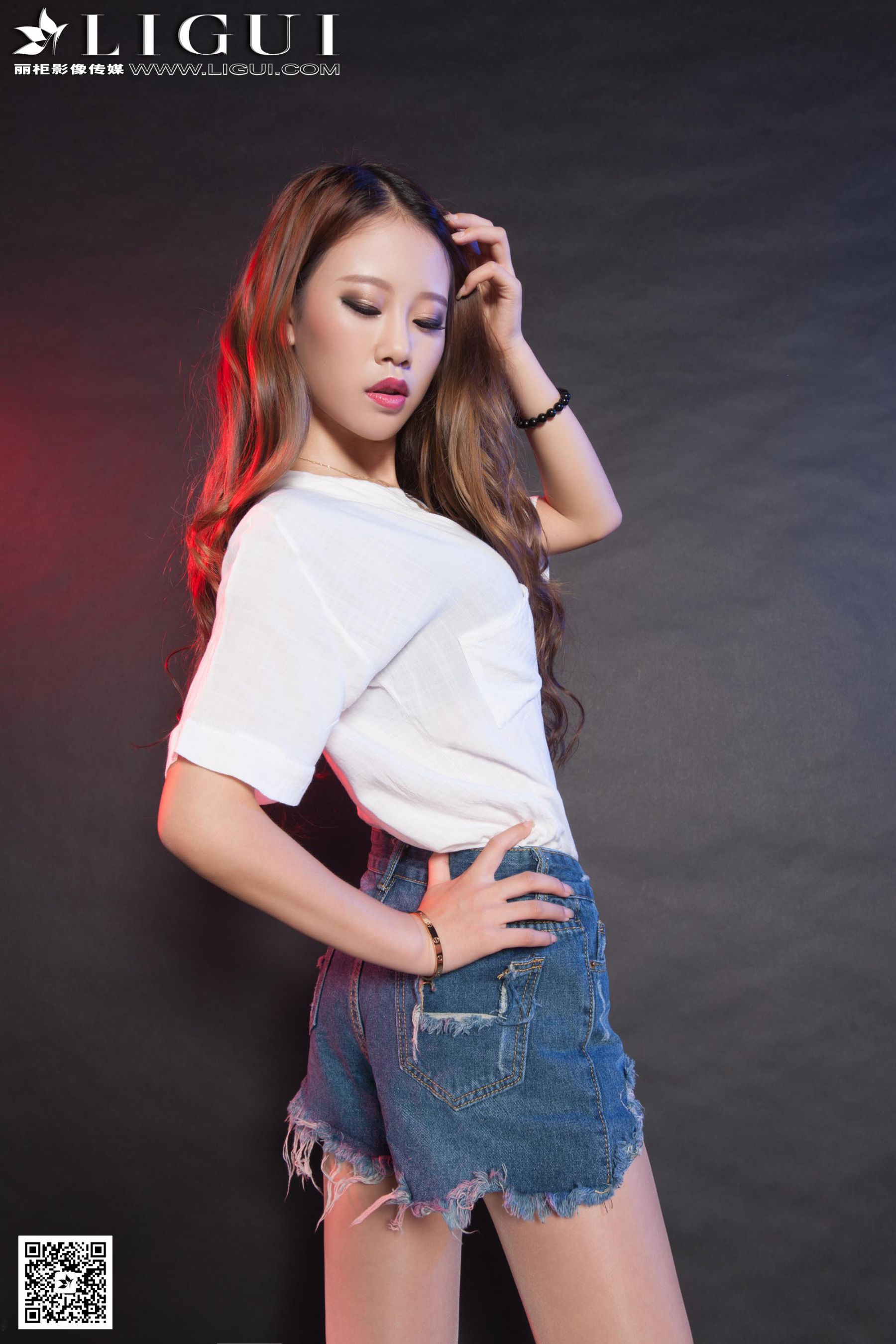Model 语寒《牛仔热裤高跟》  美腿玉足写真图片-图7