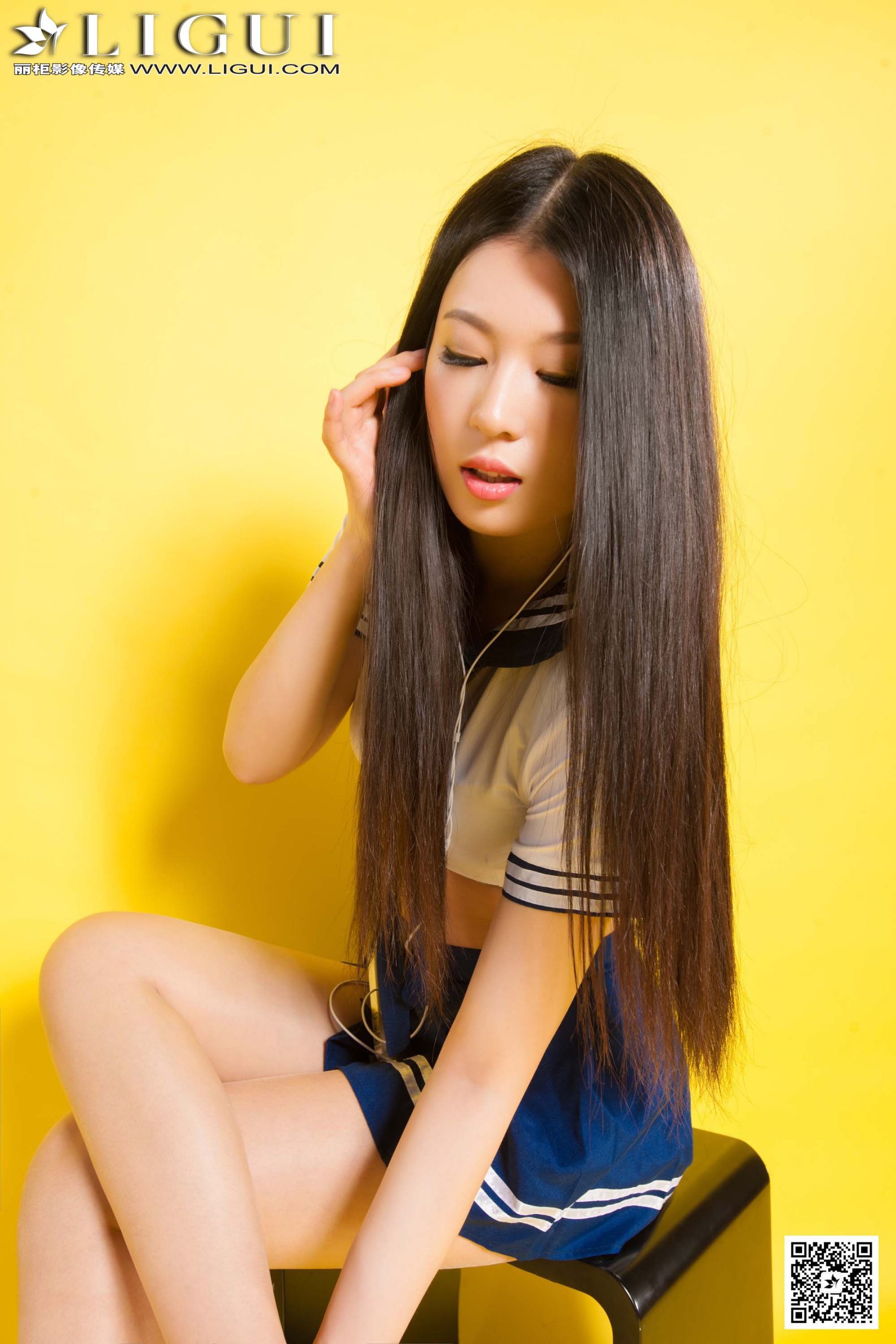Model 佳怡《长发水手服美女丝足》美腿玉足写真图片-图15