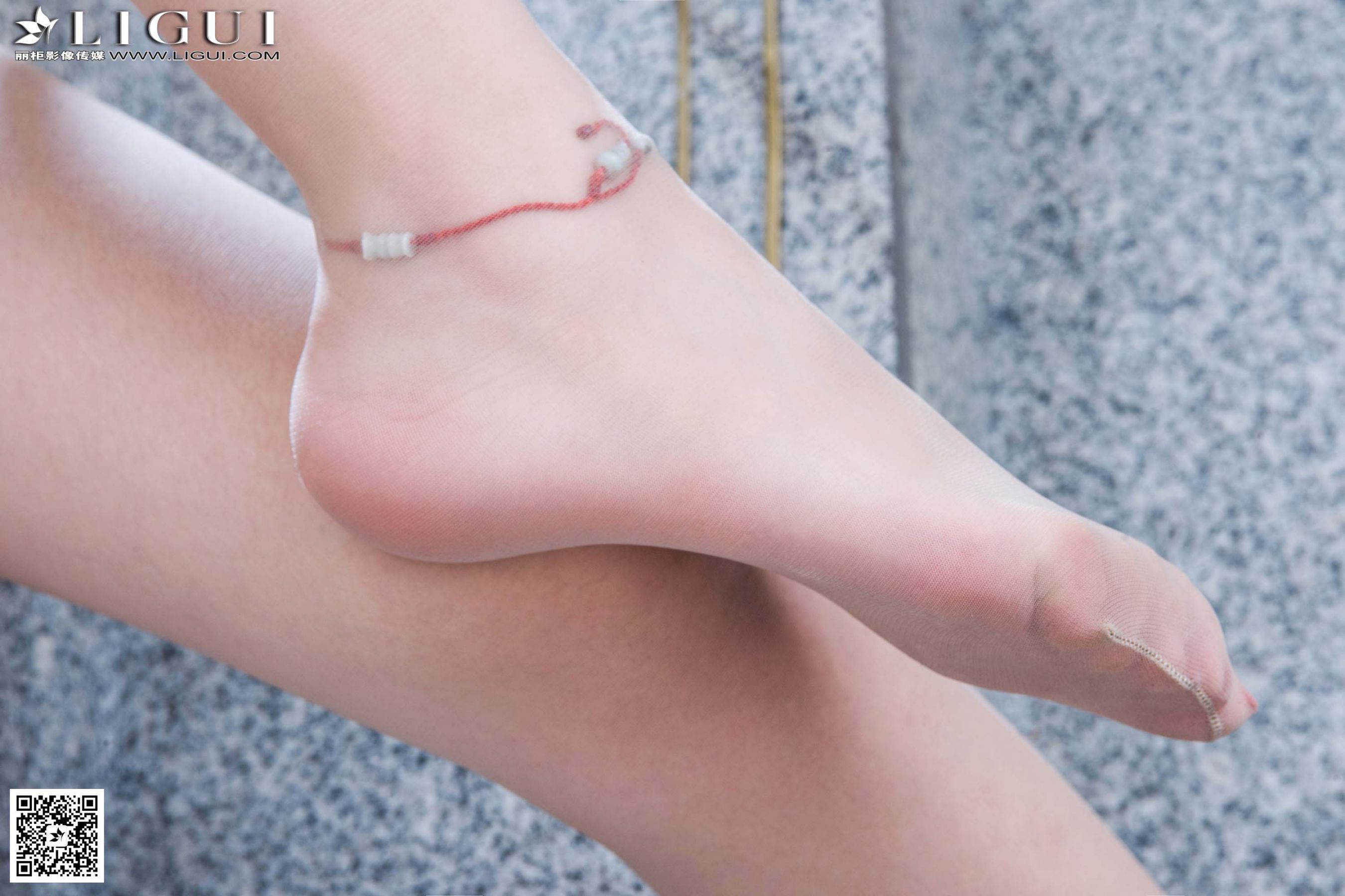 Model 凌凌《楼梯上的OL高跟丝足》上下全集  美腿玉足写真图片-图29