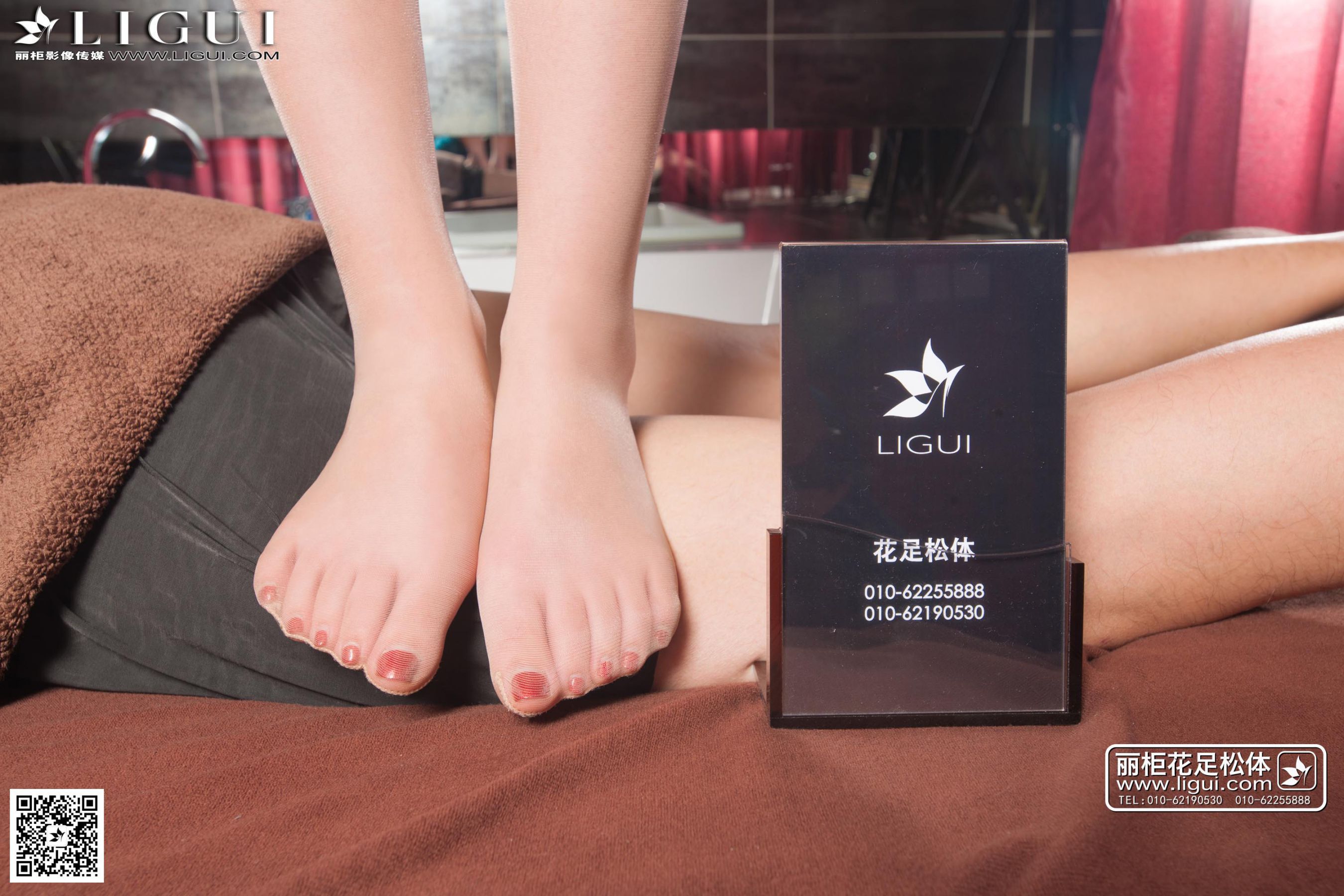 Model YOYO《丝足按摩》  美腿玉足写真图片-图34