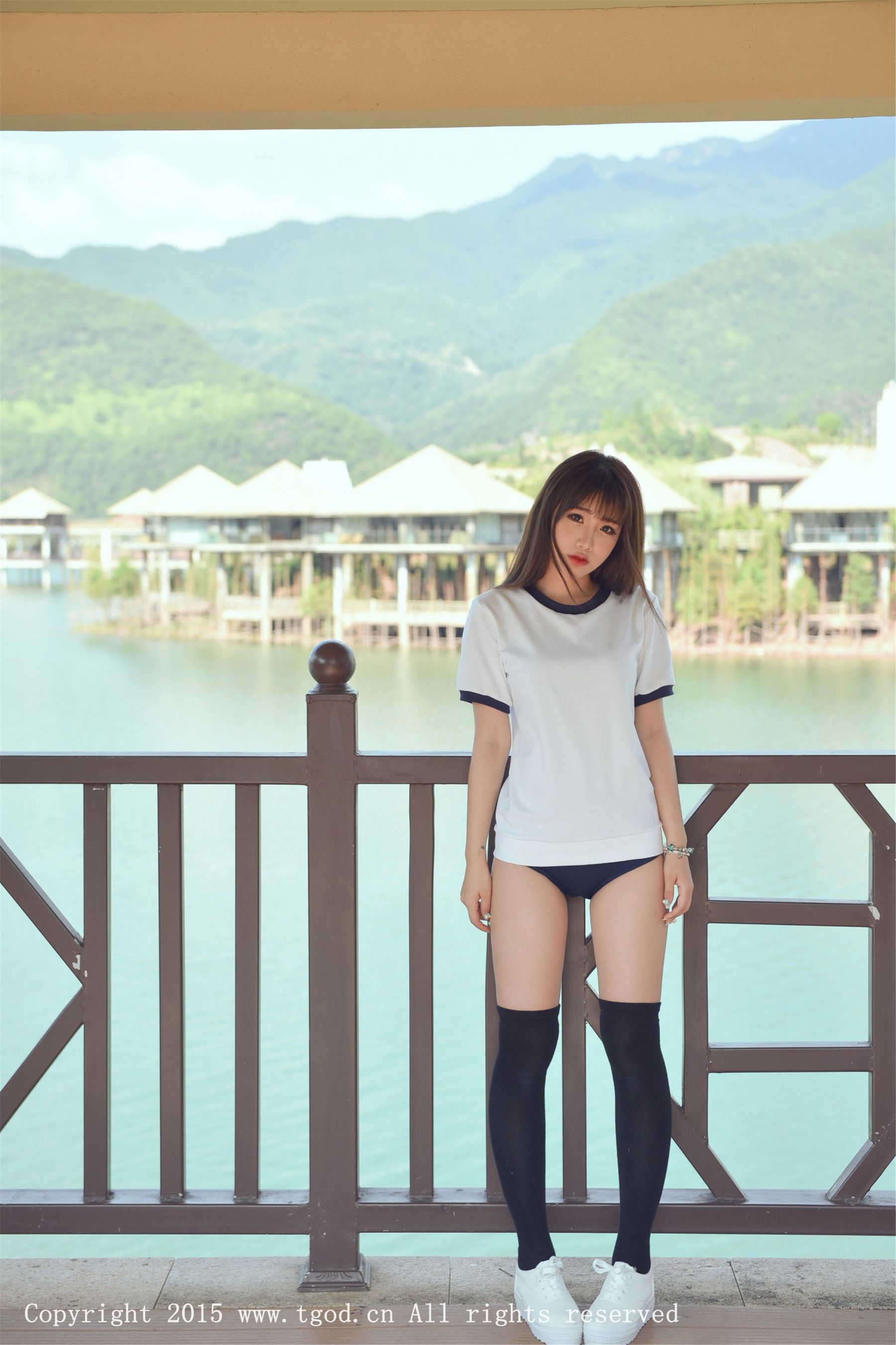 Akiki朱若慕《云曼旅拍》体操服、死库水系列  写真集-图0