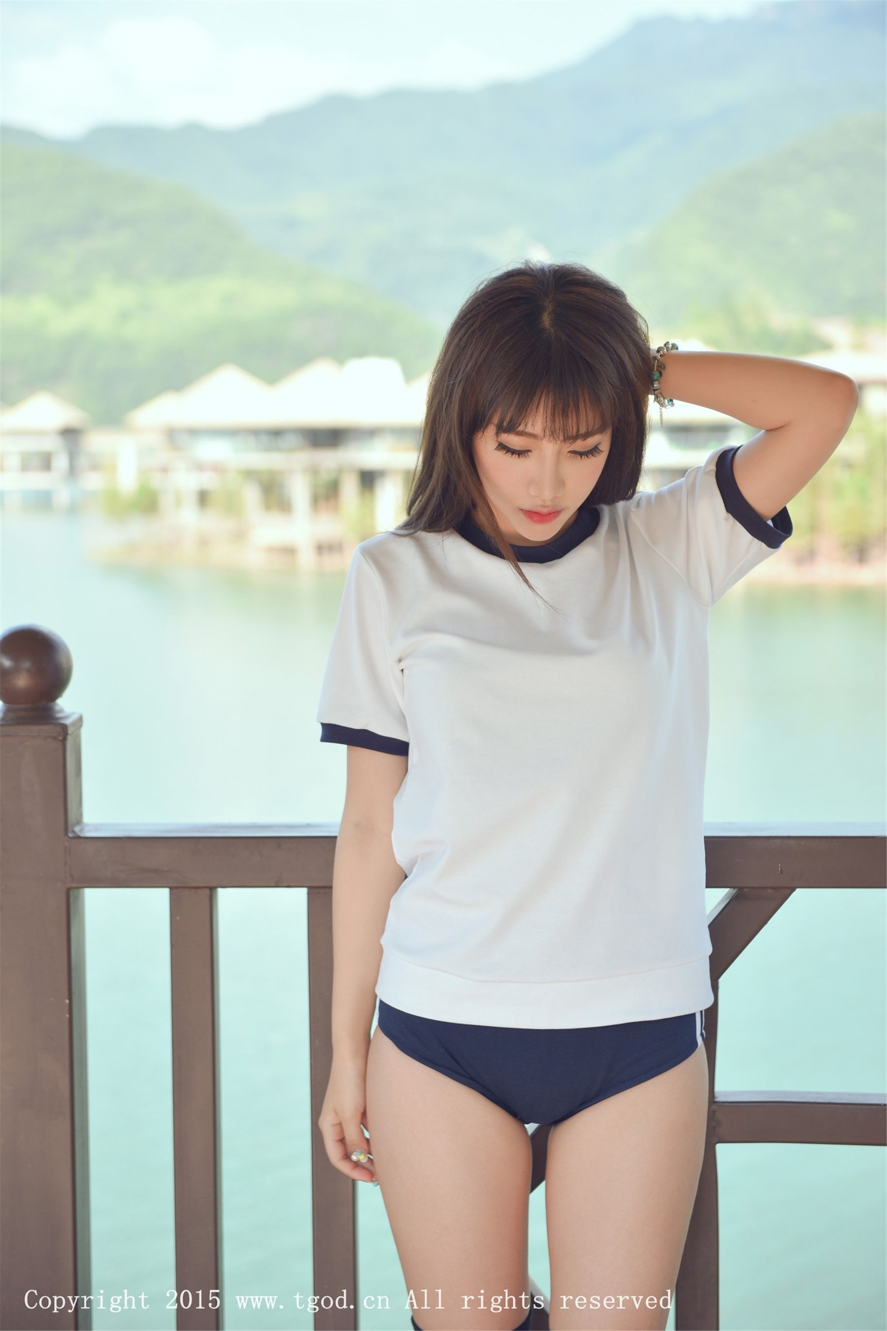 Akiki朱若慕《云曼旅拍》体操服、死库水系列  写真集-图1