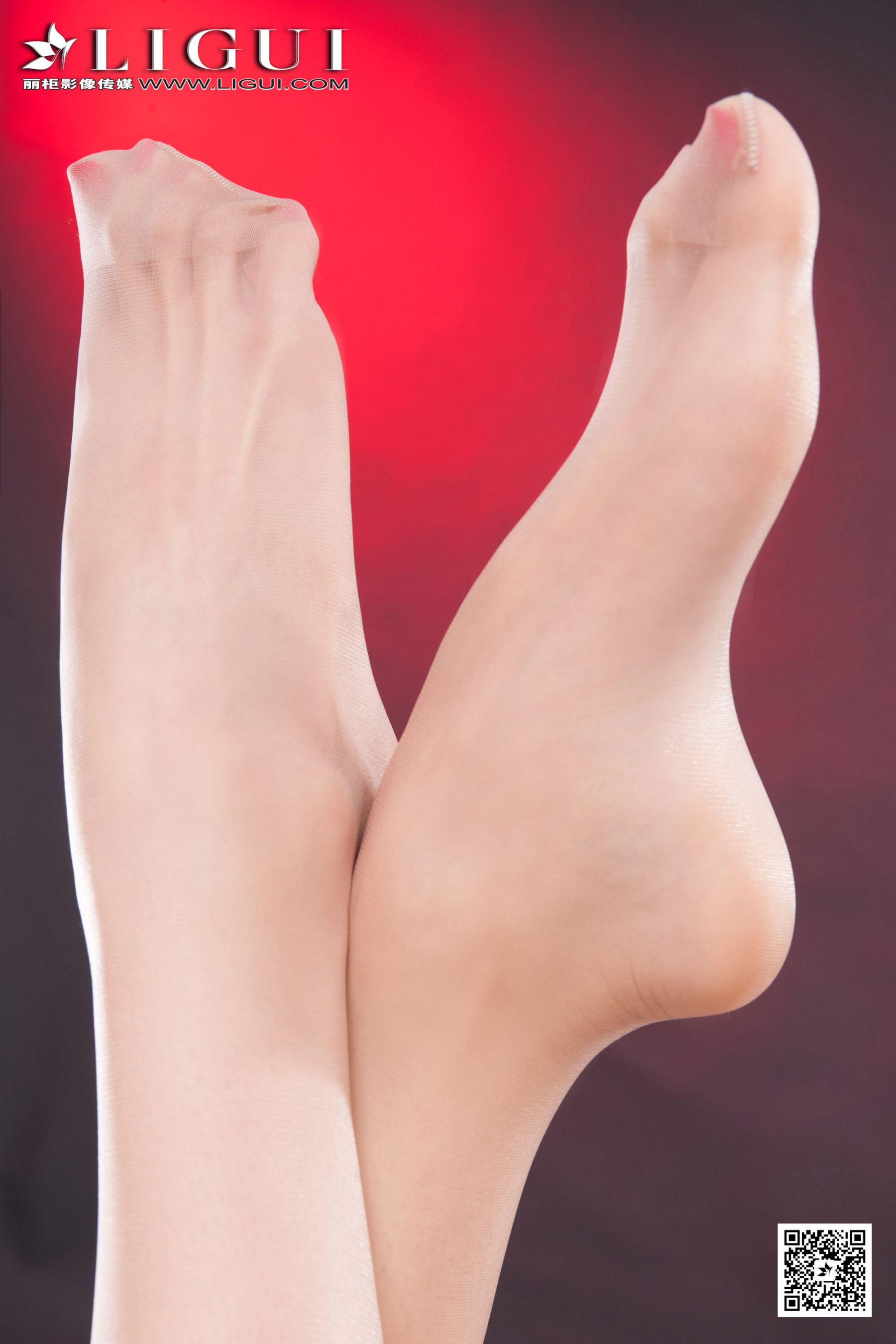 Model 乐乐《吊带裙丝足高跟》美腿玉足写真图片-图18