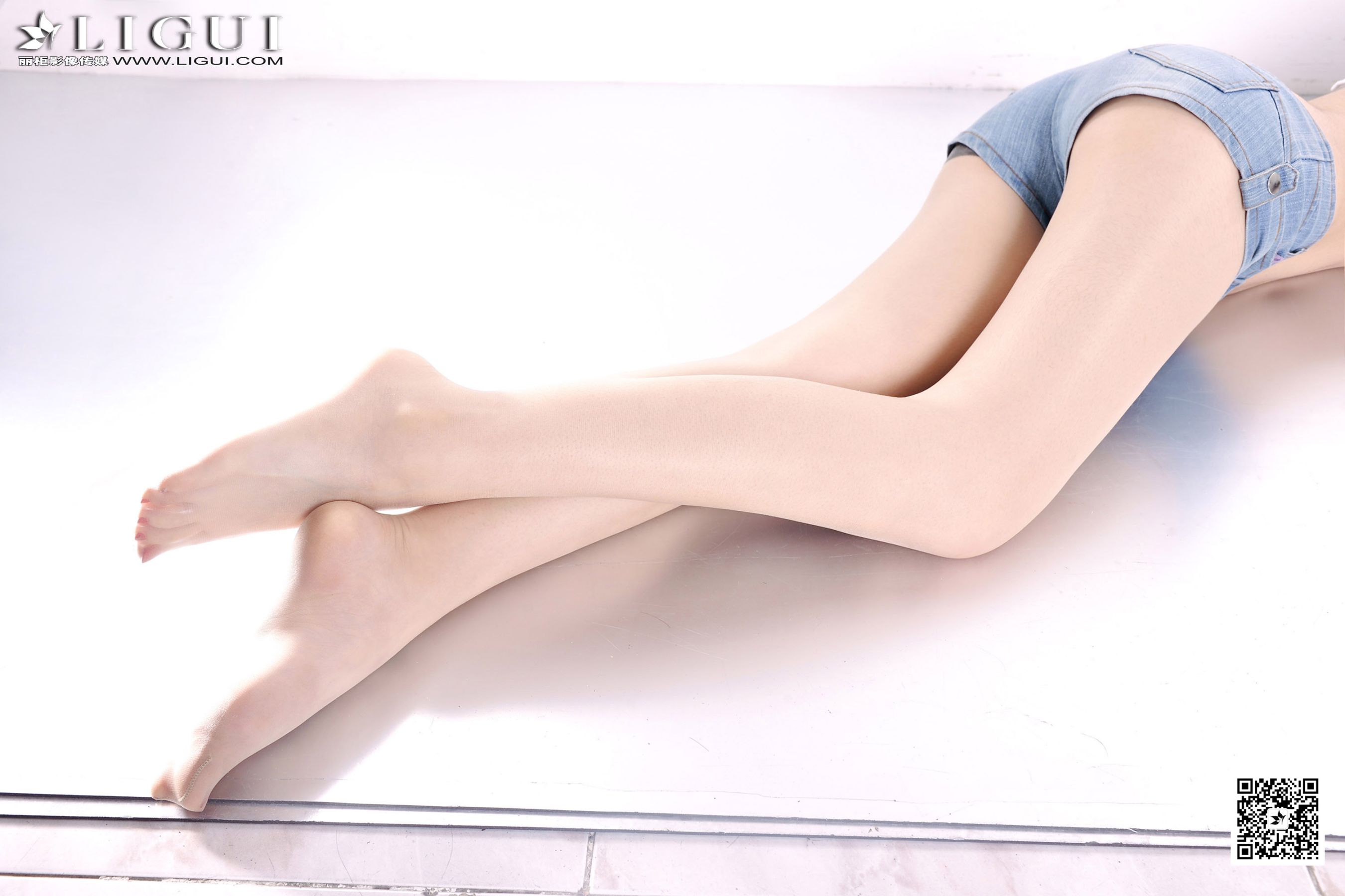 Model 允儿《时尚牛仔热裤女郎》上下全集  美腿玉足写真图片-图48