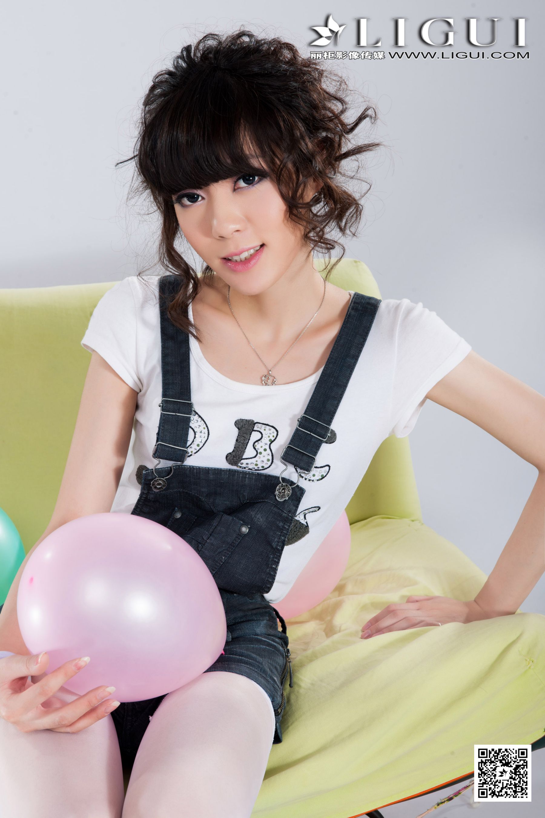 Model 乐乐《可爱吊带牛仔+白丝高跟》上中下全集  美腿玉足写真图片-图12