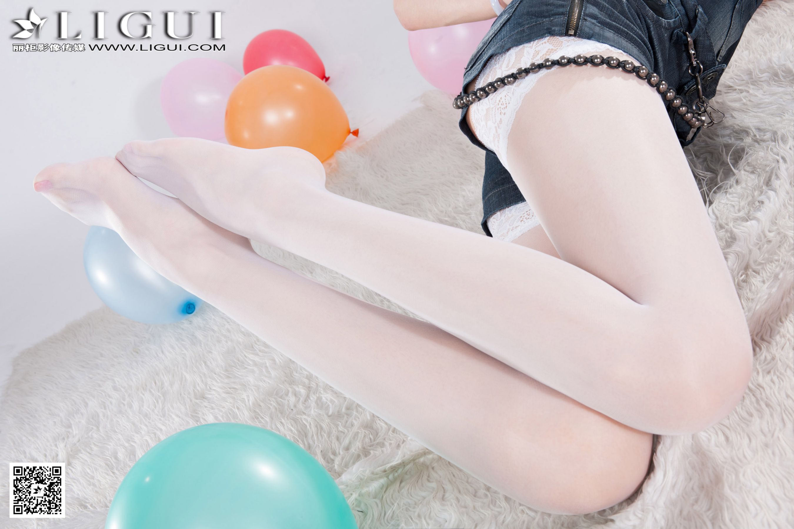 Model 乐乐《可爱吊带牛仔+白丝高跟》上中下全集  美腿玉足写真图片-图58