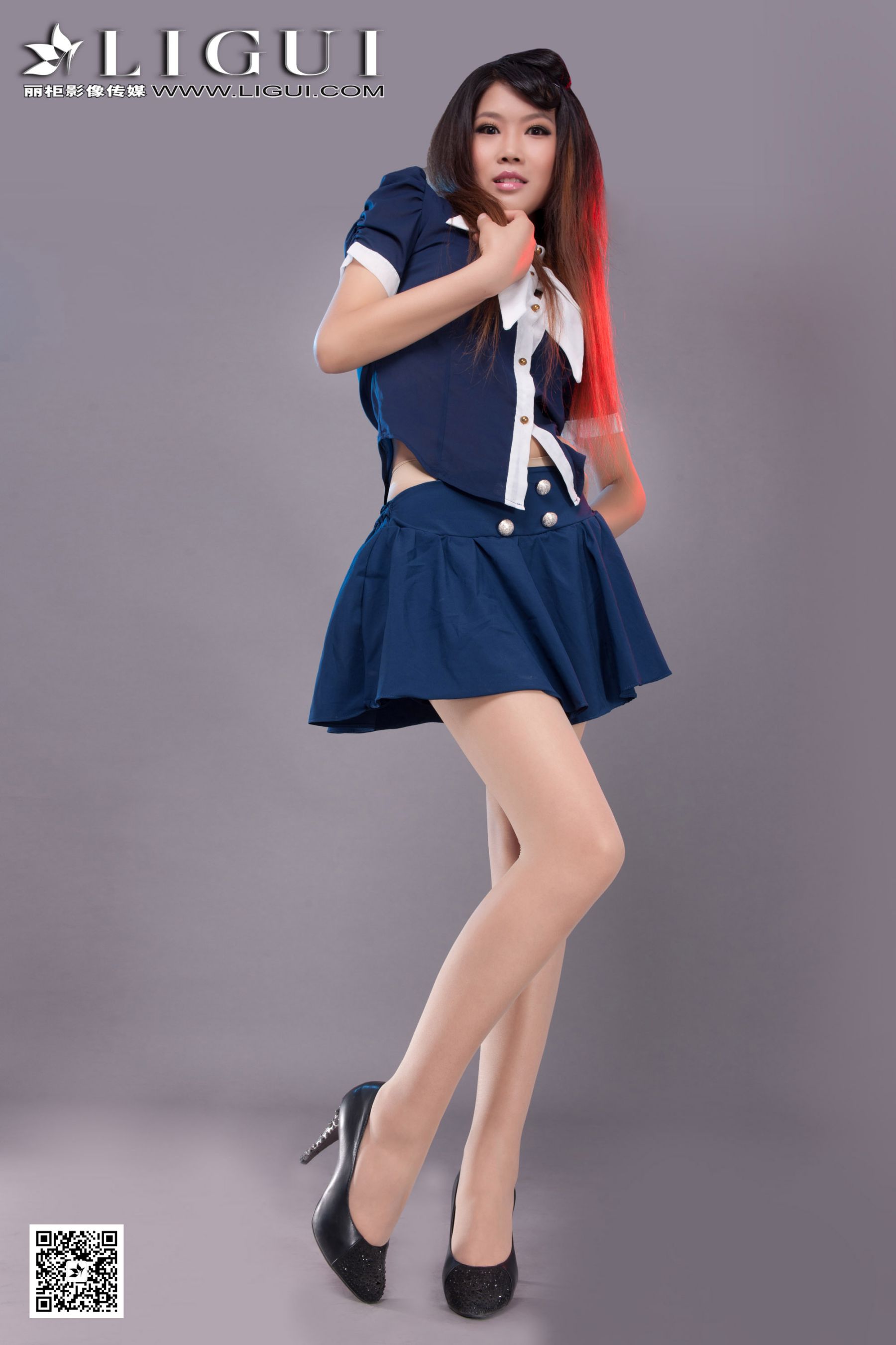 Model 怡萱《迷你裙丝足高跟》上下全集 美腿玉足写真图片-图0