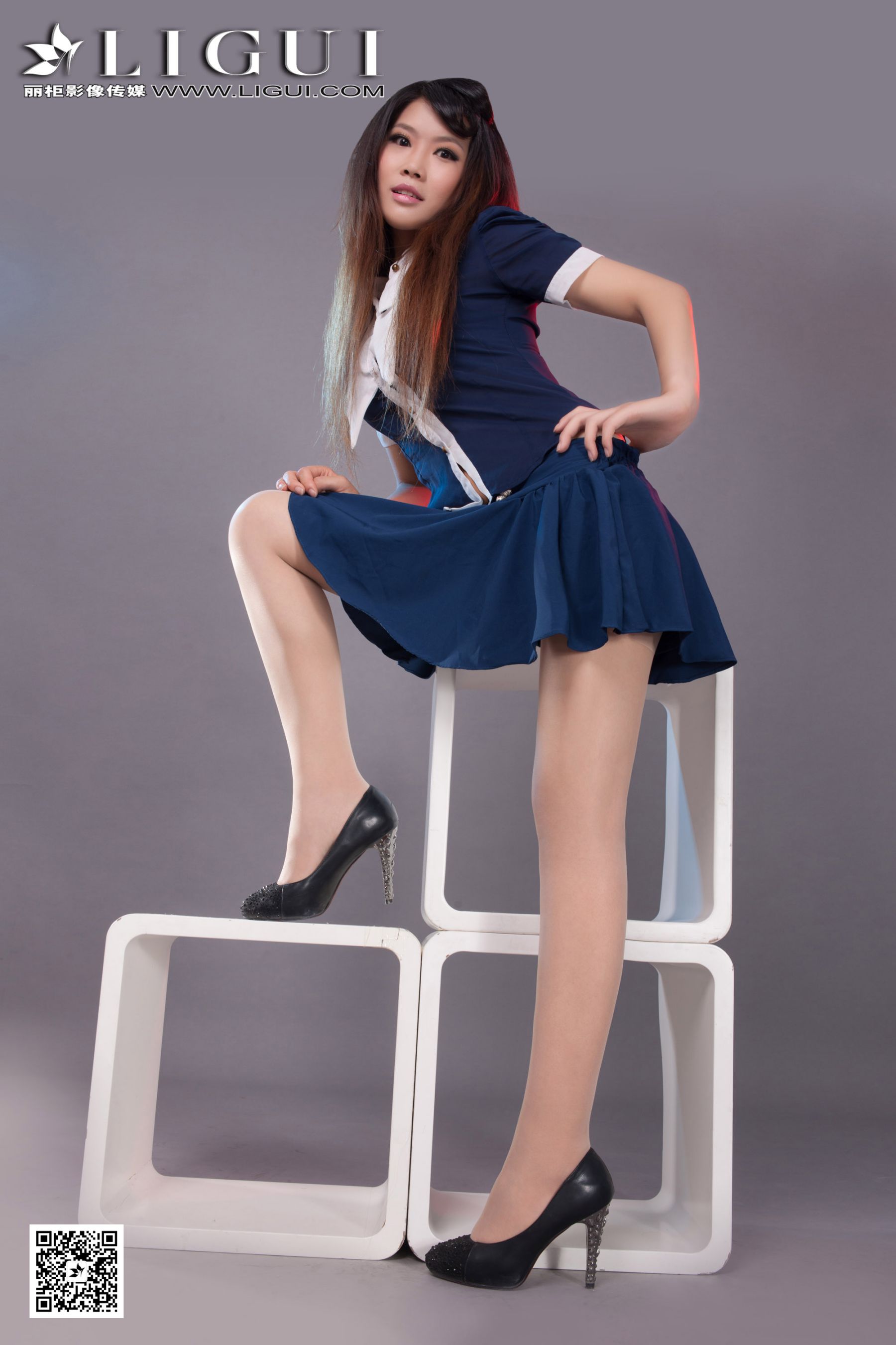 Model 怡萱《迷你裙丝足高跟》上下全集 美腿玉足写真图片-图10